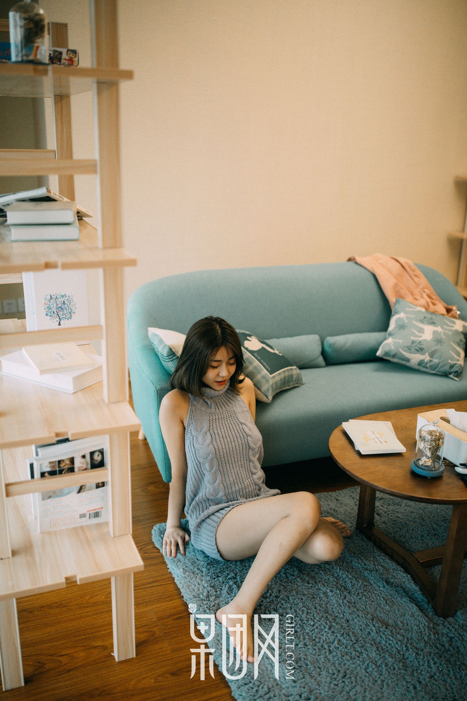 欧派颤颤！女优星野千美奈大秀处男杀手裸背毛衣！