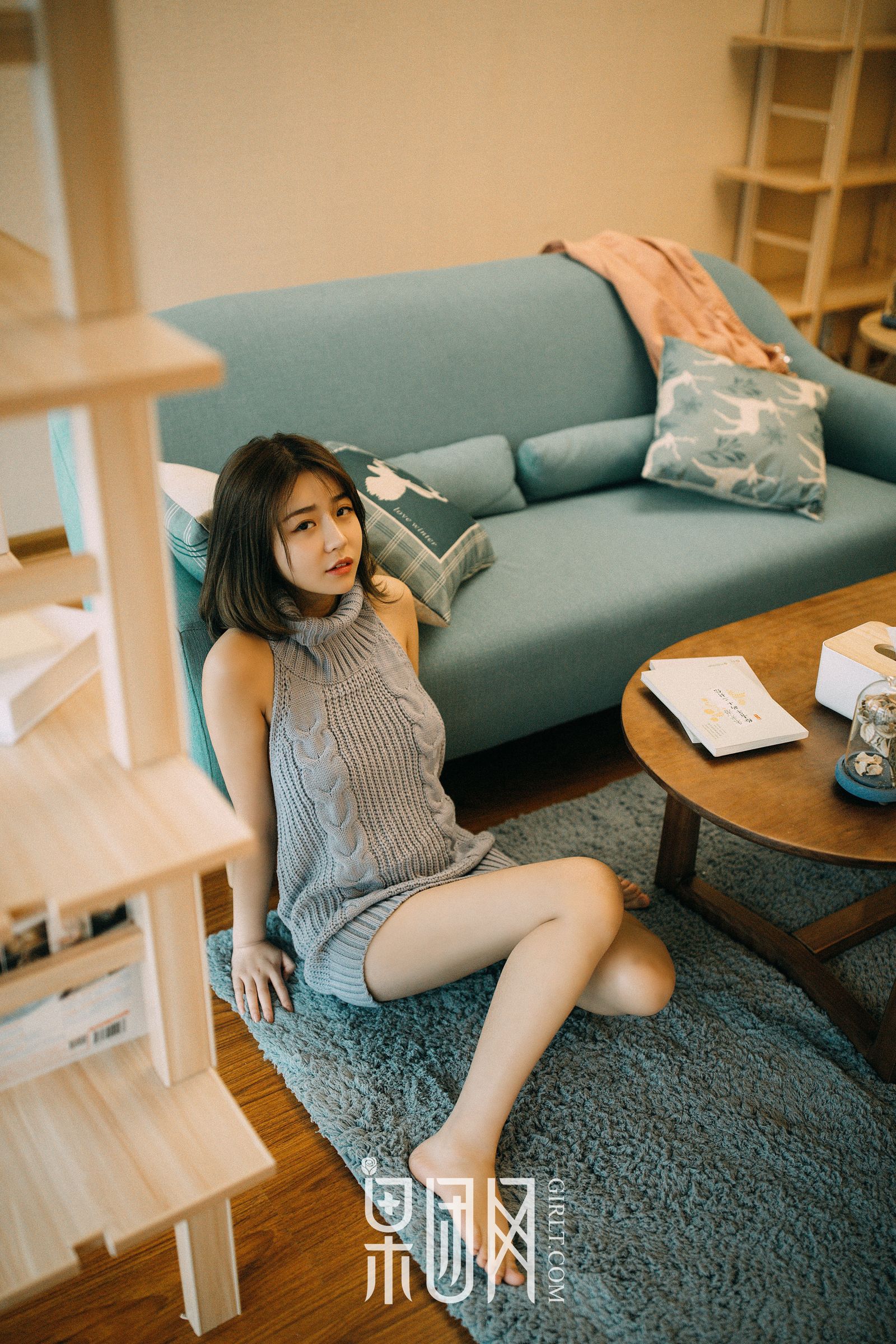 欧派颤颤！女优星野千美奈大秀处男杀手裸背毛衣！