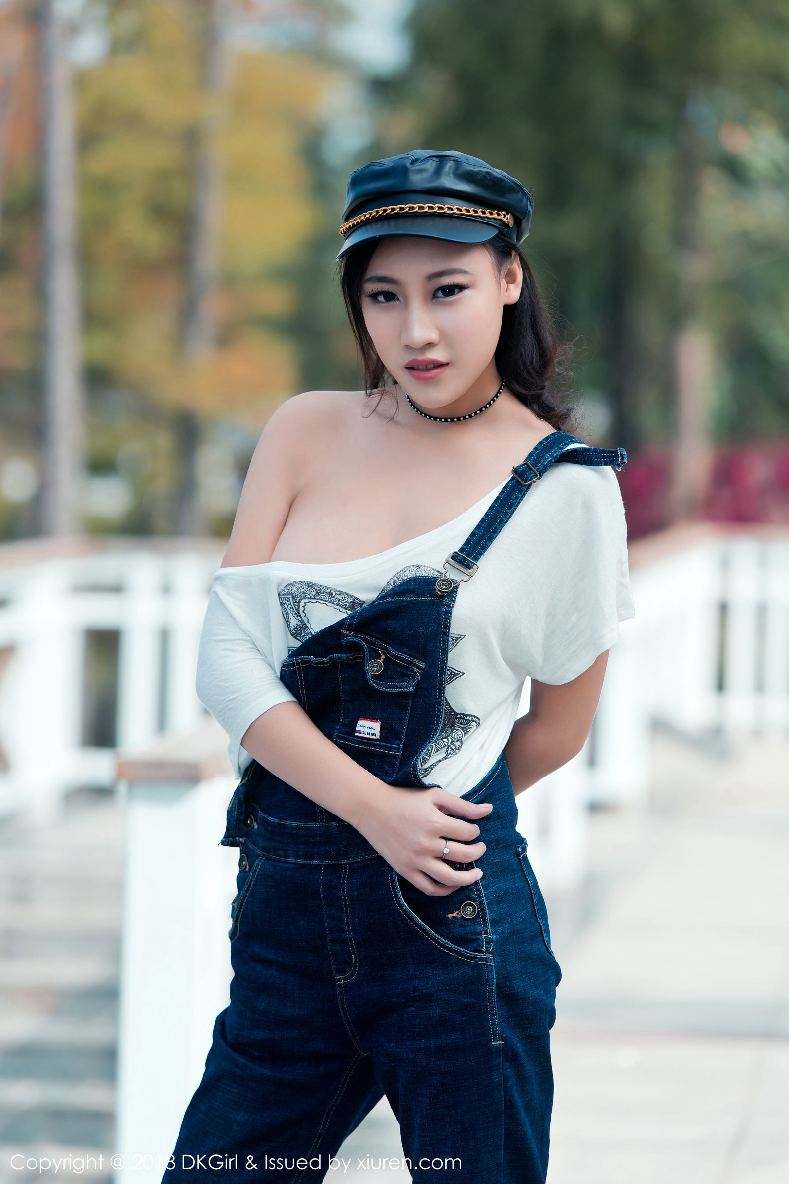 高挑模特梦倩 户外真空美腿