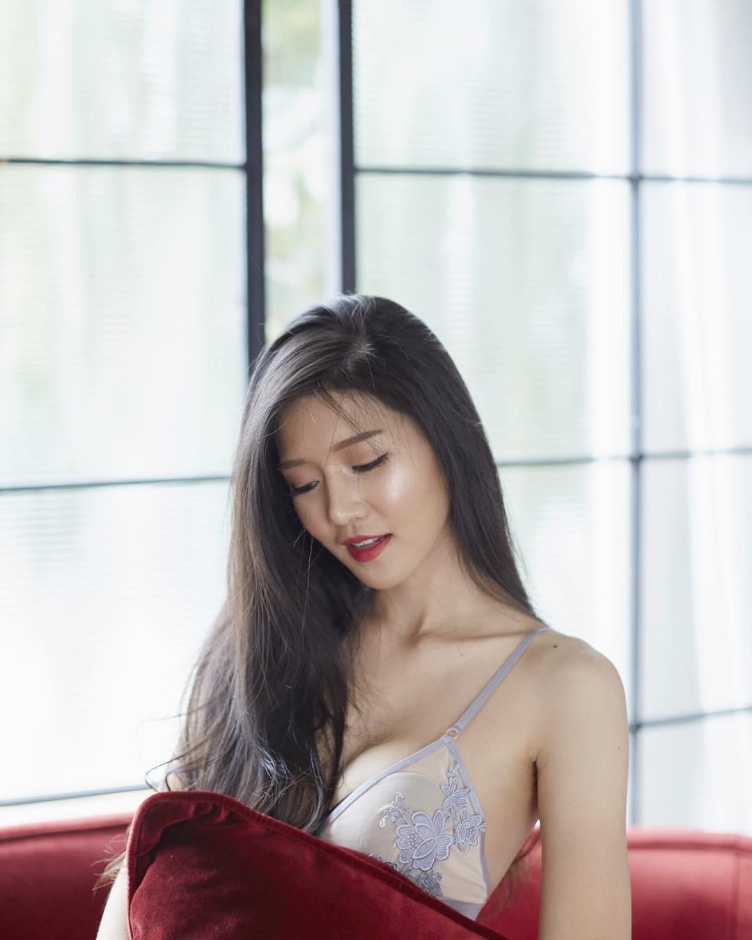 Eva Ava- 花花公子写真美图