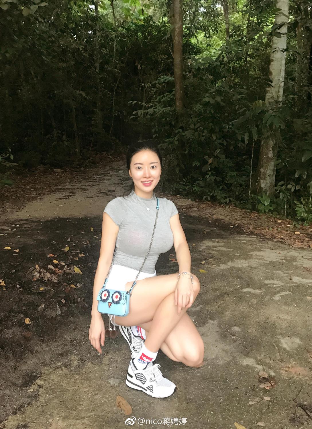 瑜伽女神蒋娉婷 不科学的超好身型