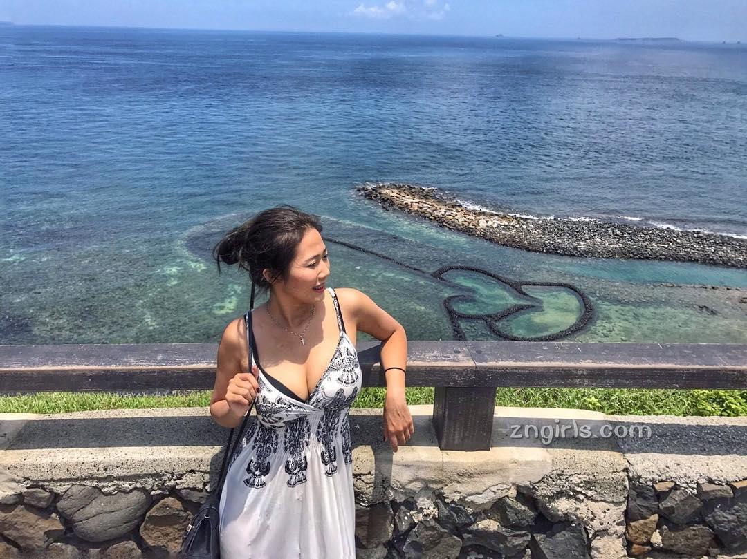 台湾素人正妹陈靖媛 浑圆碗波与结实蜜臀