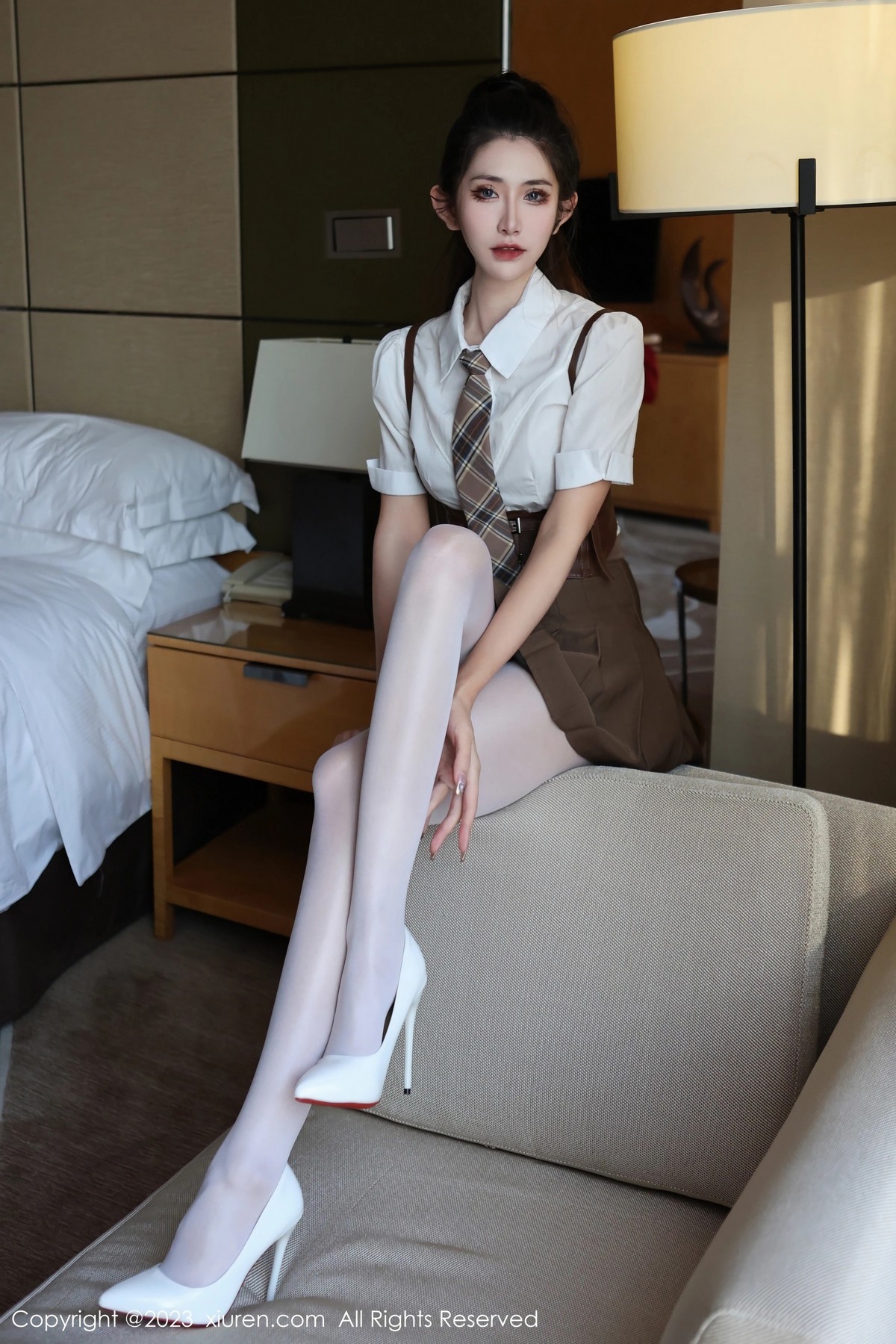 [XiuRen]高清写真图 2023.03.27 No.6478 依娜Yina 丝袜美腿