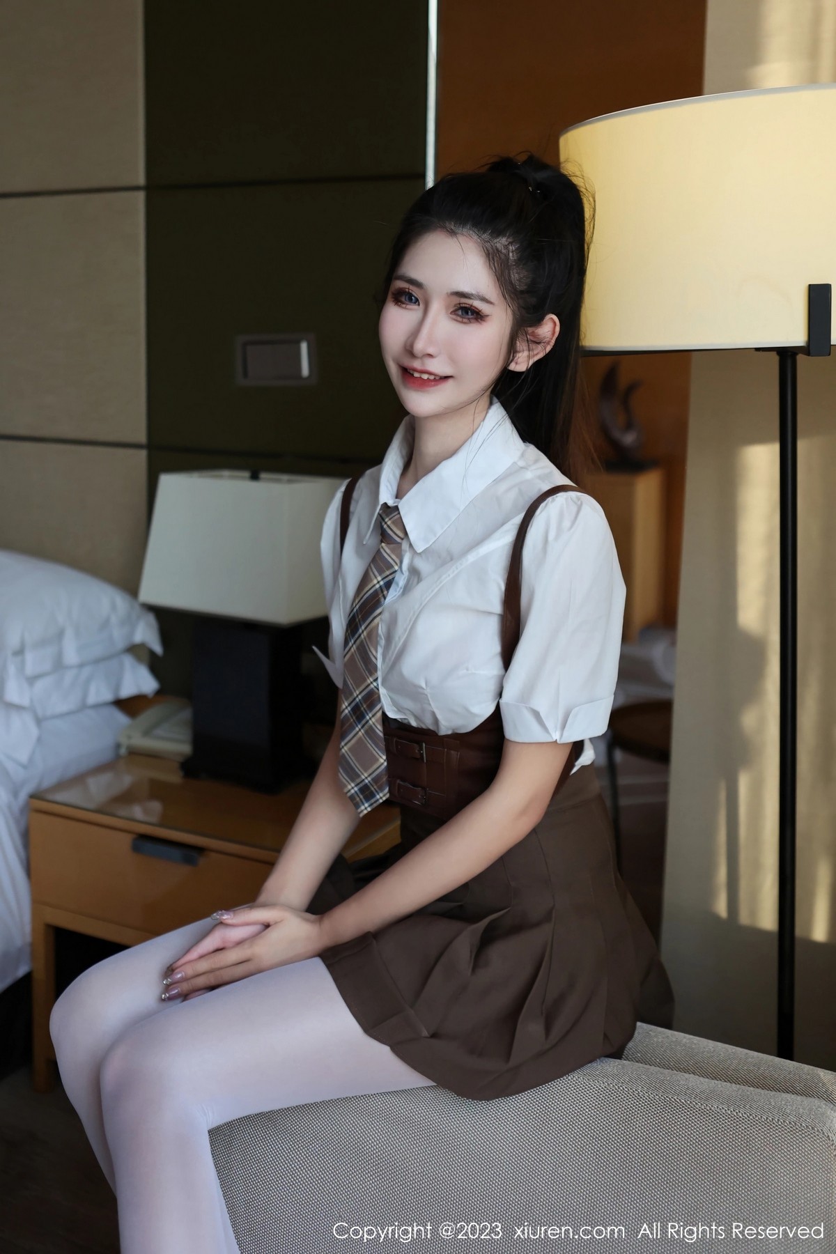 [XiuRen]高清写真图 2023.03.27 No.6478 依娜Yina 丝袜美腿