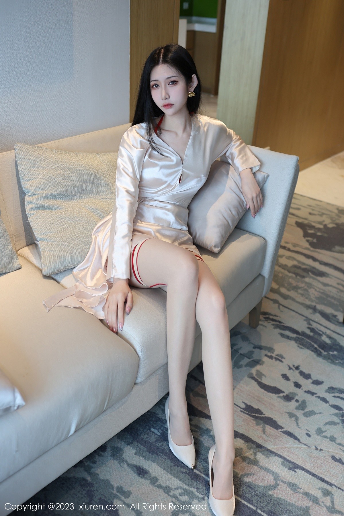 [XiuRen]高清写真图 2023.05.17 No.6750 依娜Yina 妩媚美腿