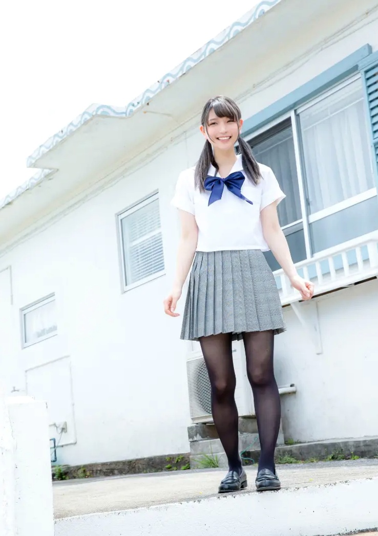 [ハレム] あまつ様写真集：密着フェティッシュ，性感校服黑丝诱惑私房照