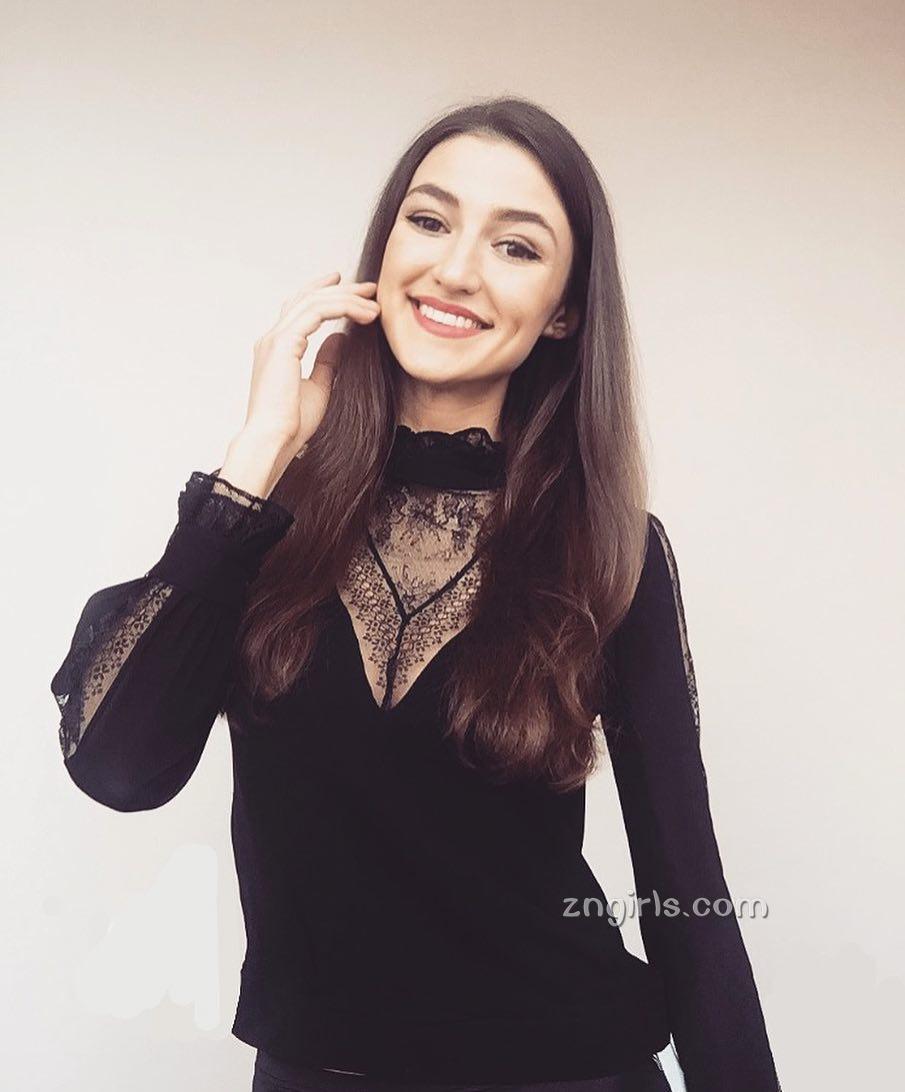 Maria Tretjakova- 饱满身材狂刷存在感超震撼