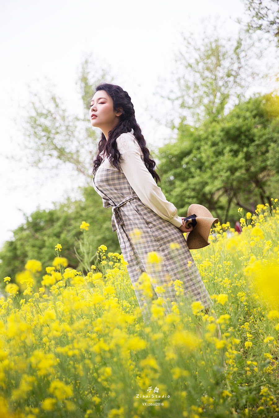[TouTiao头条女神]高清写真图 2020.04.20 油菜花的晴天 钟晴