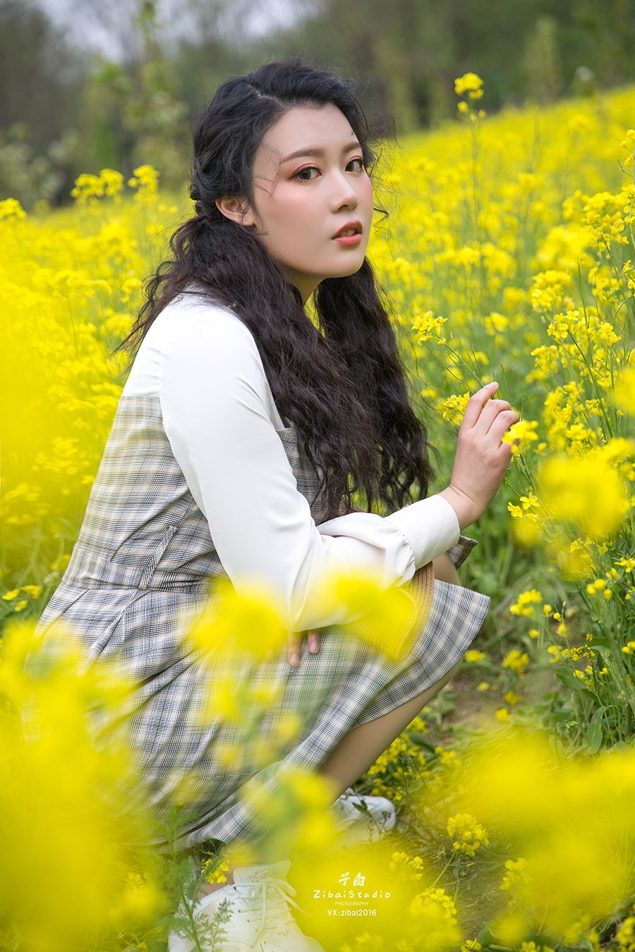 [TouTiao头条女神]高清写真图 2020.04.20 油菜花的晴天 钟晴