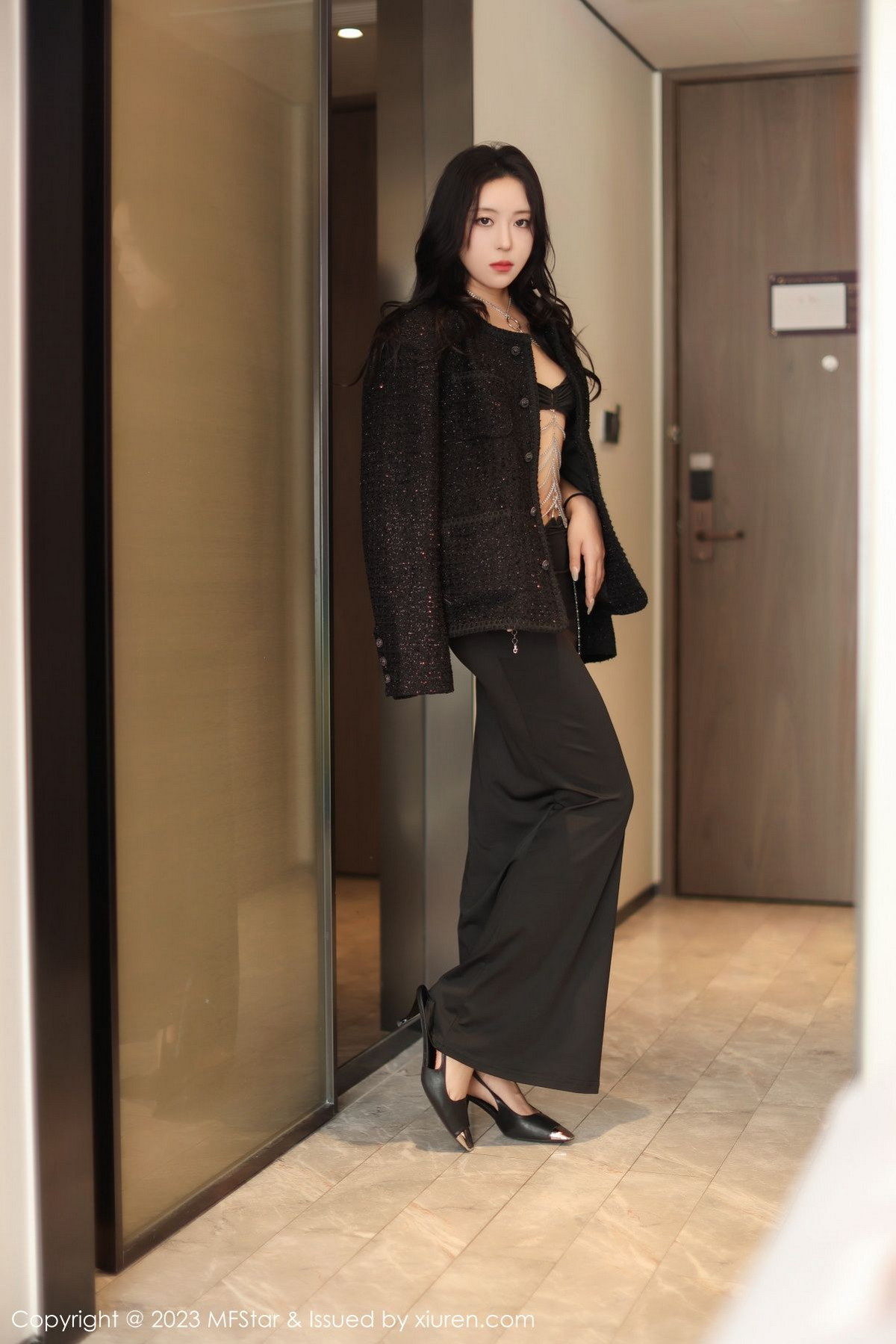[MFStar]高清写真图 2023.01.30 VOL.583 露露luncy 美臀妩媚