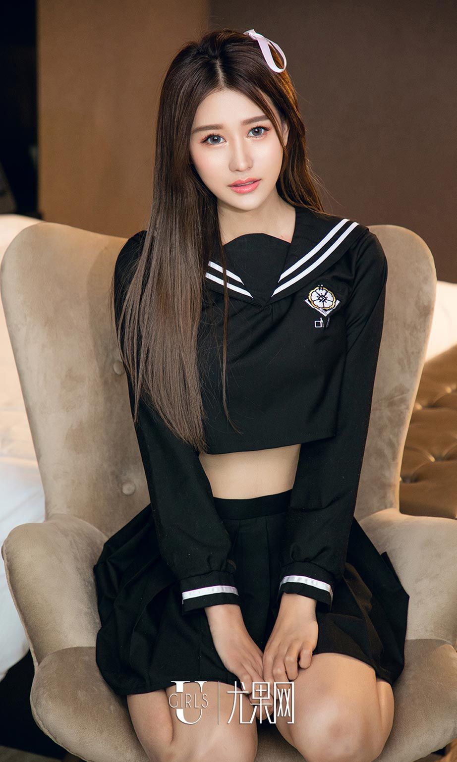 欣怡念念又不忘 发梢丝带黑色制服