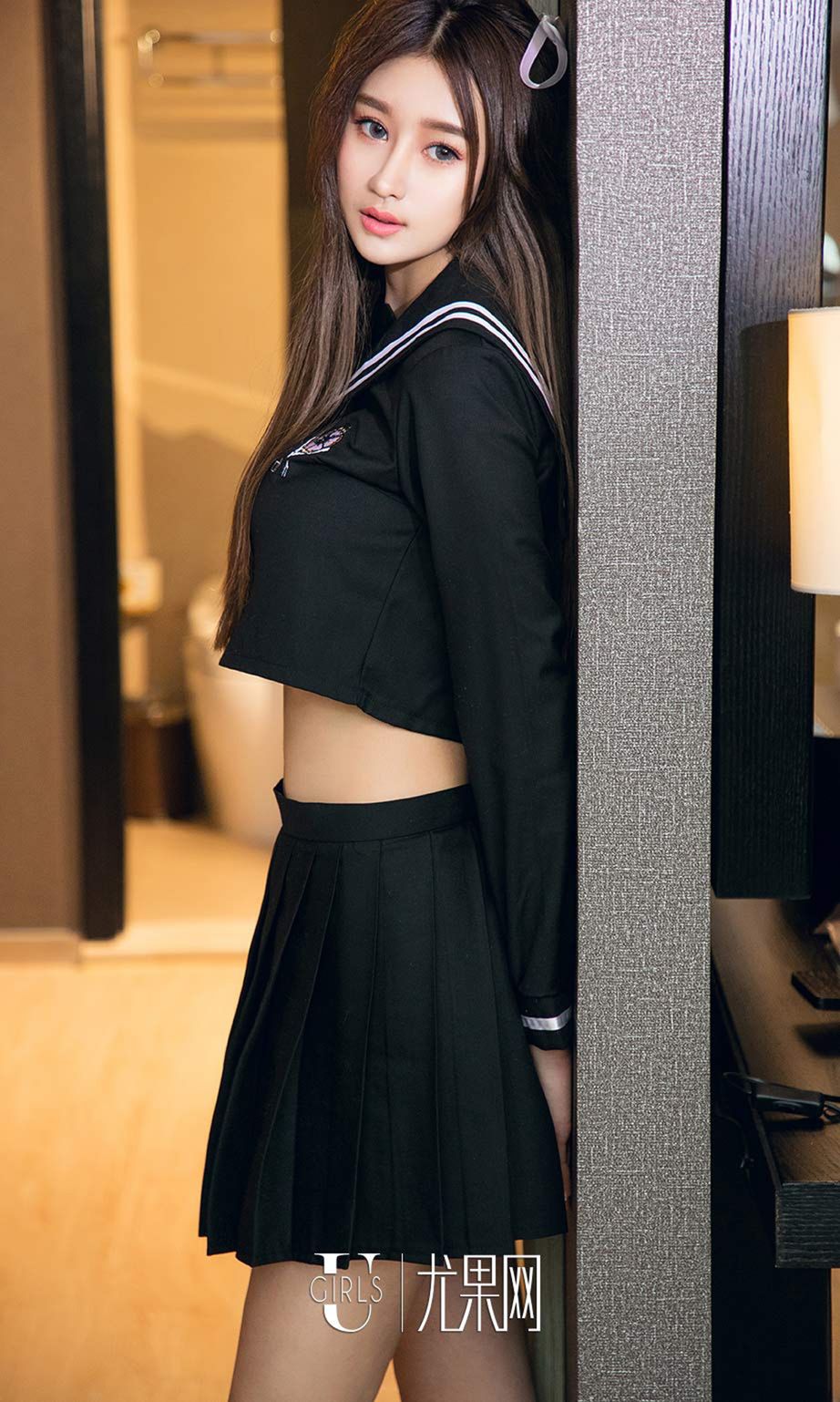 欣怡念念又不忘 发梢丝带黑色制服