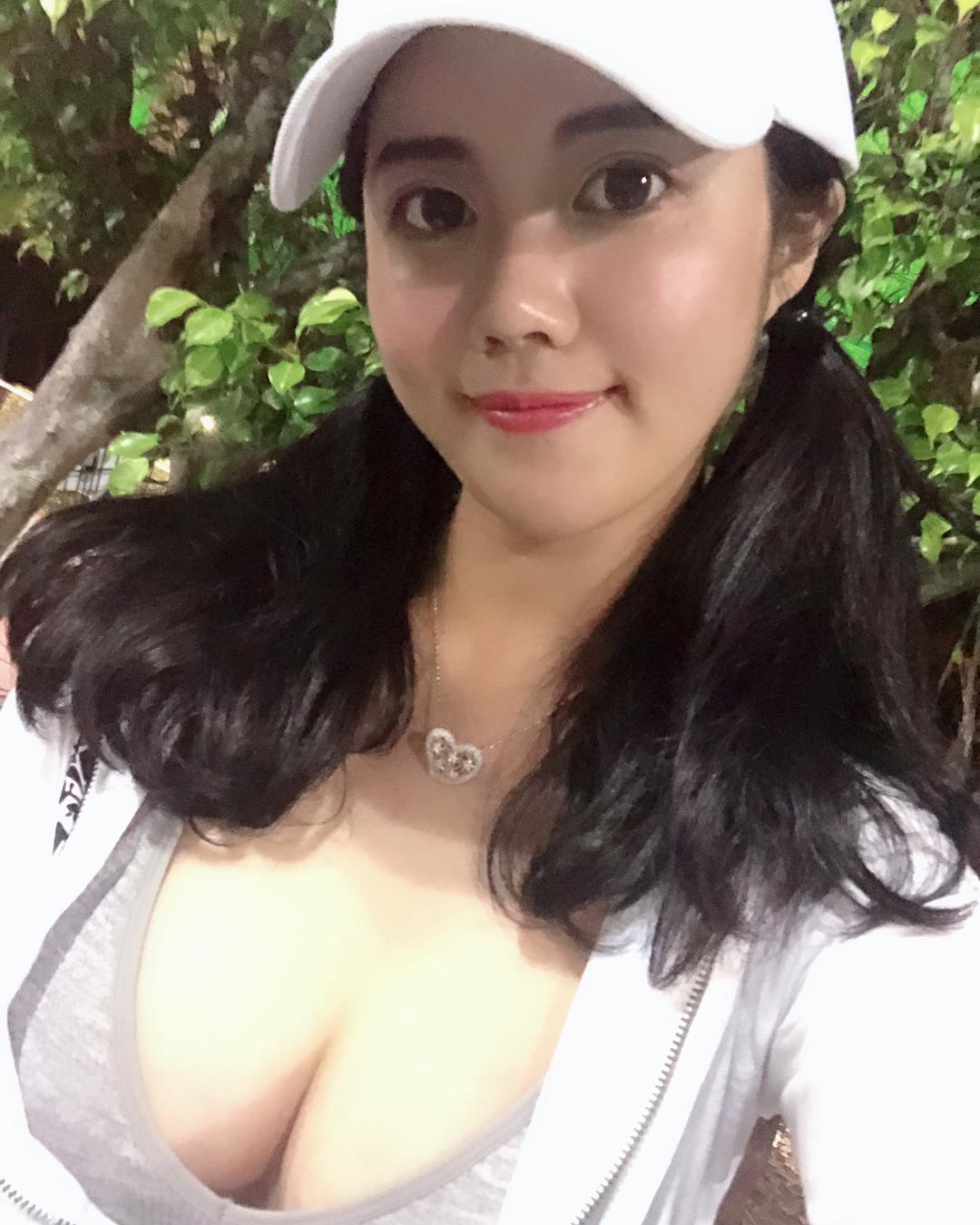 鹿芷绮- 爱喝牛奶的妹子自带丰沛乳量