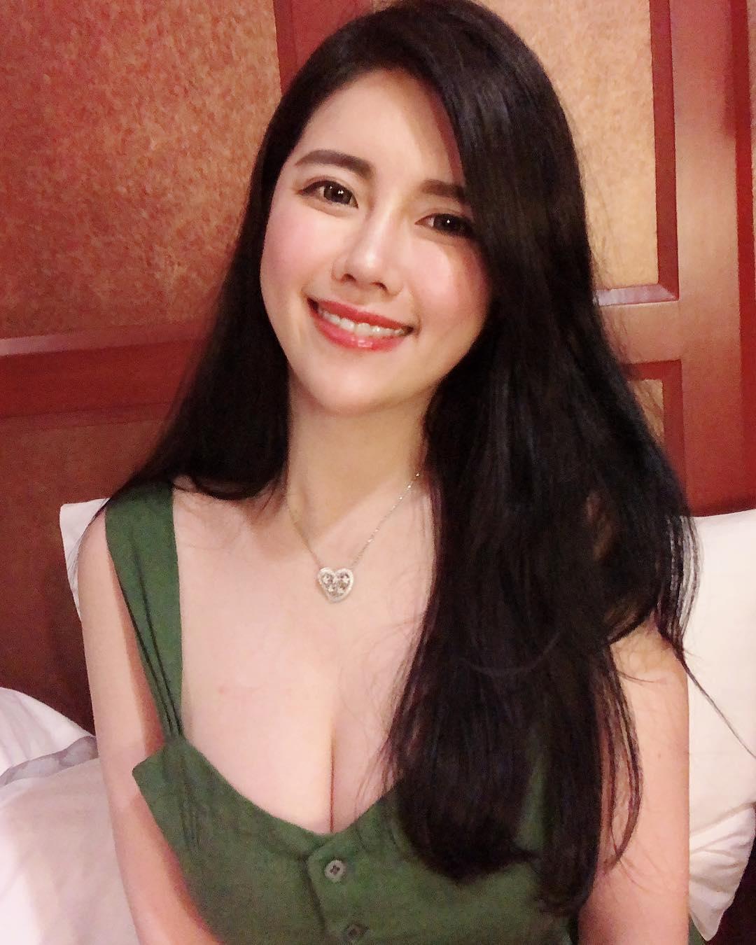 鹿芷绮- 爱喝牛奶的妹子自带丰沛乳量