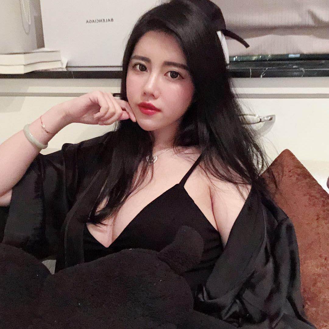 鹿芷绮- 爱喝牛奶的妹子自带丰沛乳量