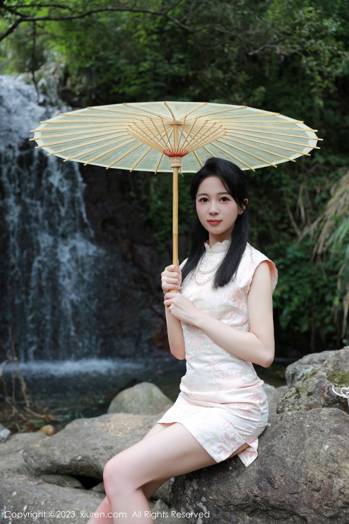 [XiuRen]高清写真图 2023.08.15 No.7234 糖豆sisi 旗袍美腿