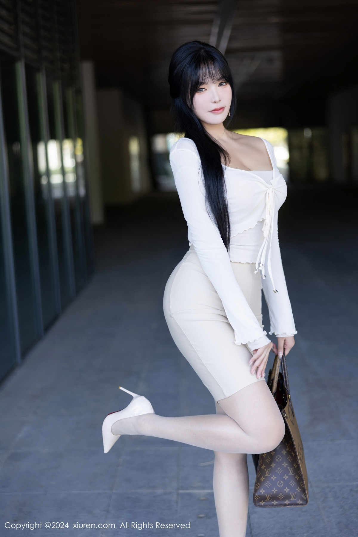 [XiuRen]高清写真图 2024.10.21 No.9320 娜比 美腿丝袜