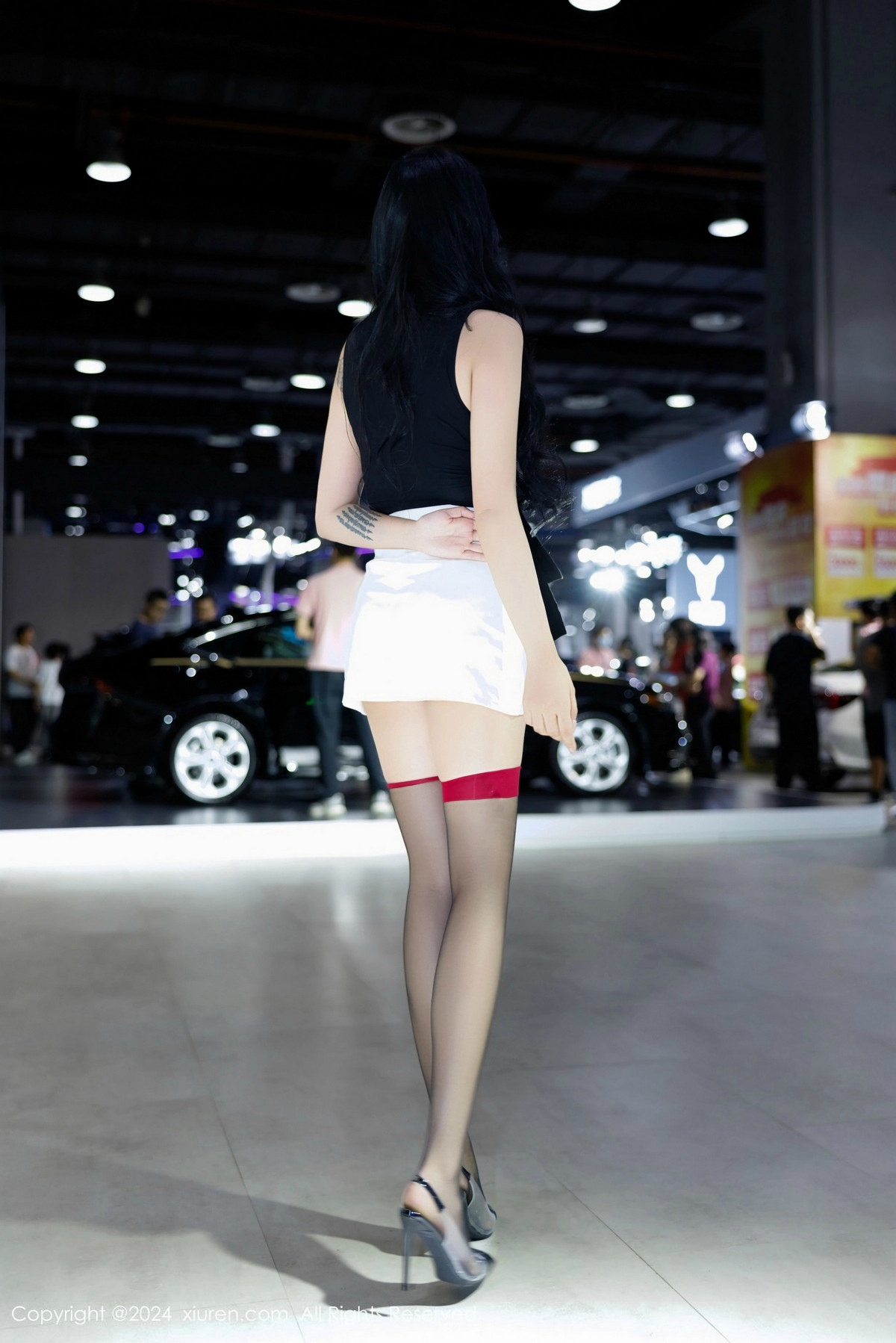 [XiuRen]高清写真图 2024.12.10 No.9575 娜比 黑丝美腿