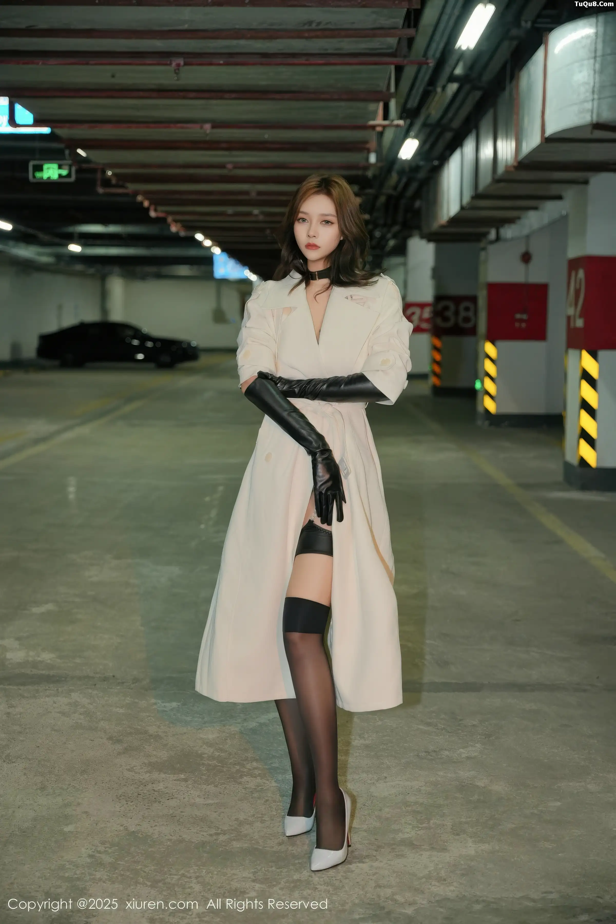 [XiuRen]高清写真图 2025.12.30 No.11176 娜比 黑色情趣内衣