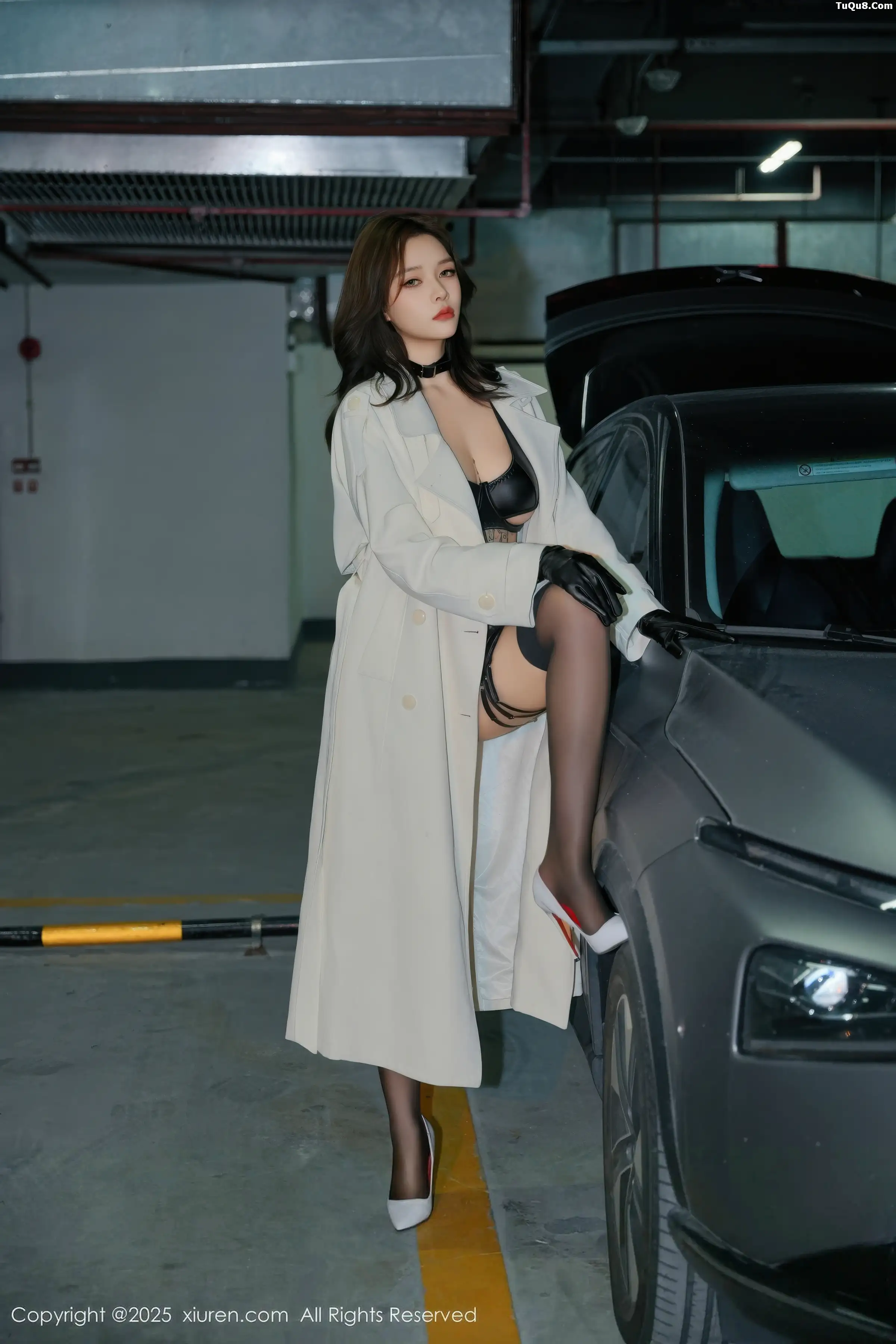 [XiuRen]高清写真图 2025.12.30 No.11176 娜比 黑色情趣内衣