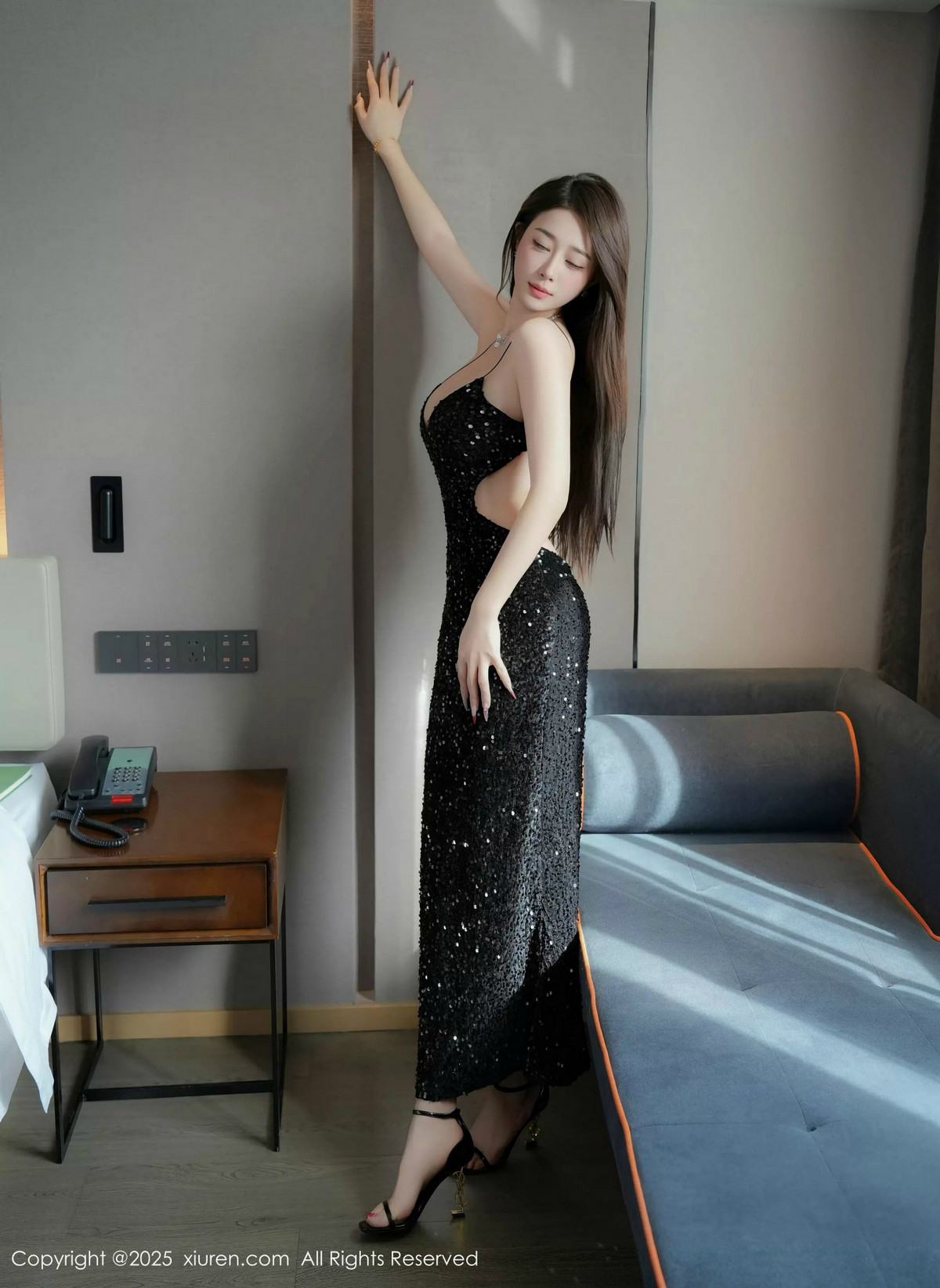 [XiuRen]高清写真图 2025.02.26 No.9937 星星baby 美腿性感