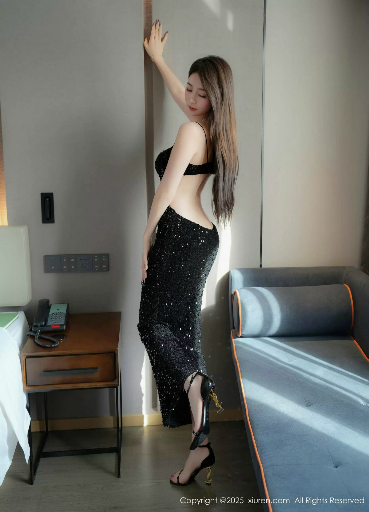 [XiuRen]高清写真图 2025.02.26 No.9937 星星baby 美腿性感