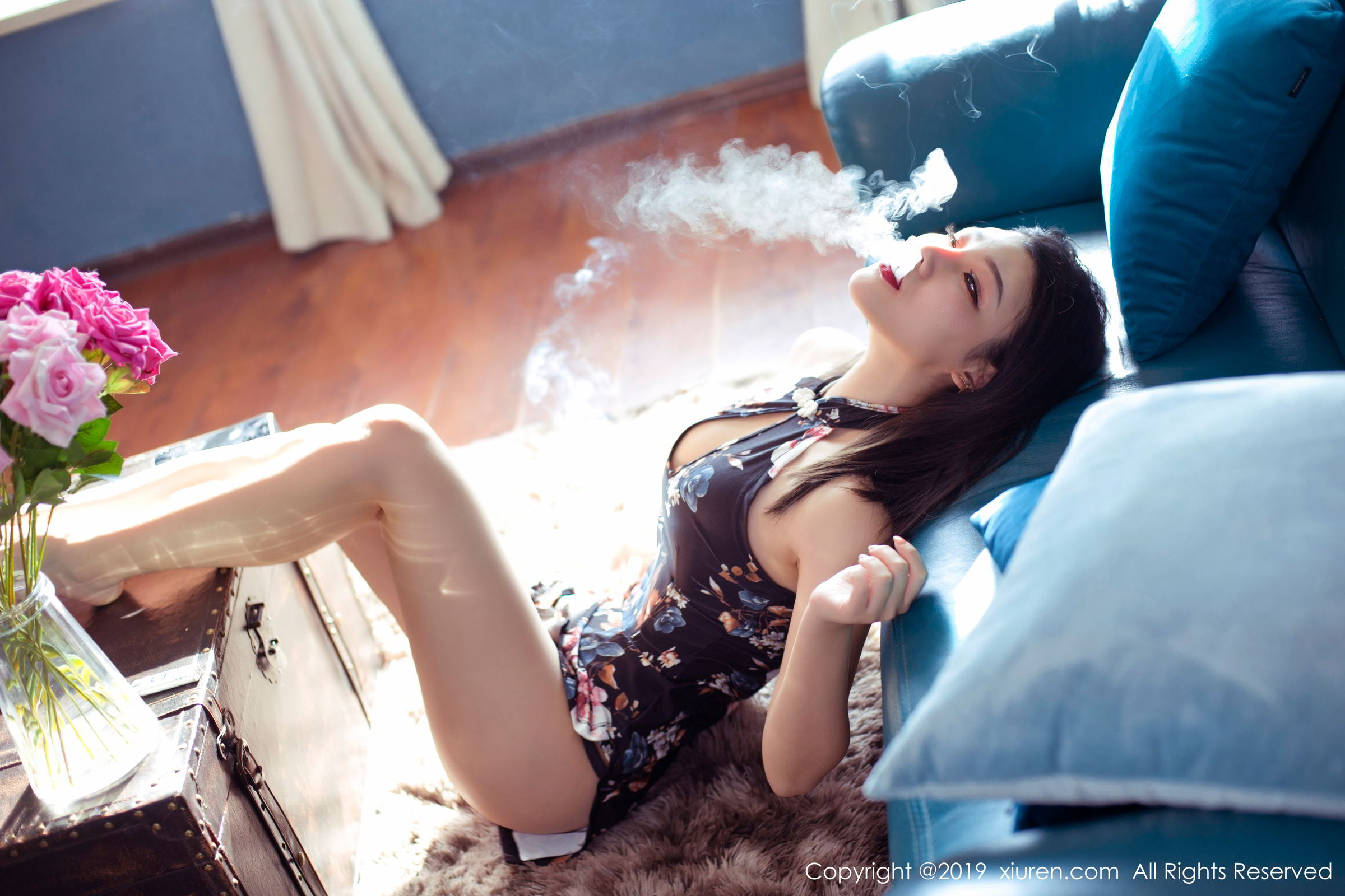 新妹子糯糯Nn 暗色旗袍体操服