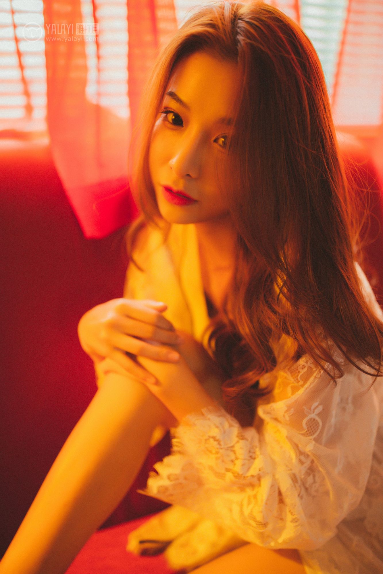 [YALAYI雅拉伊]高清写真图 2018.11.06 No.116 我在等你 倩微微