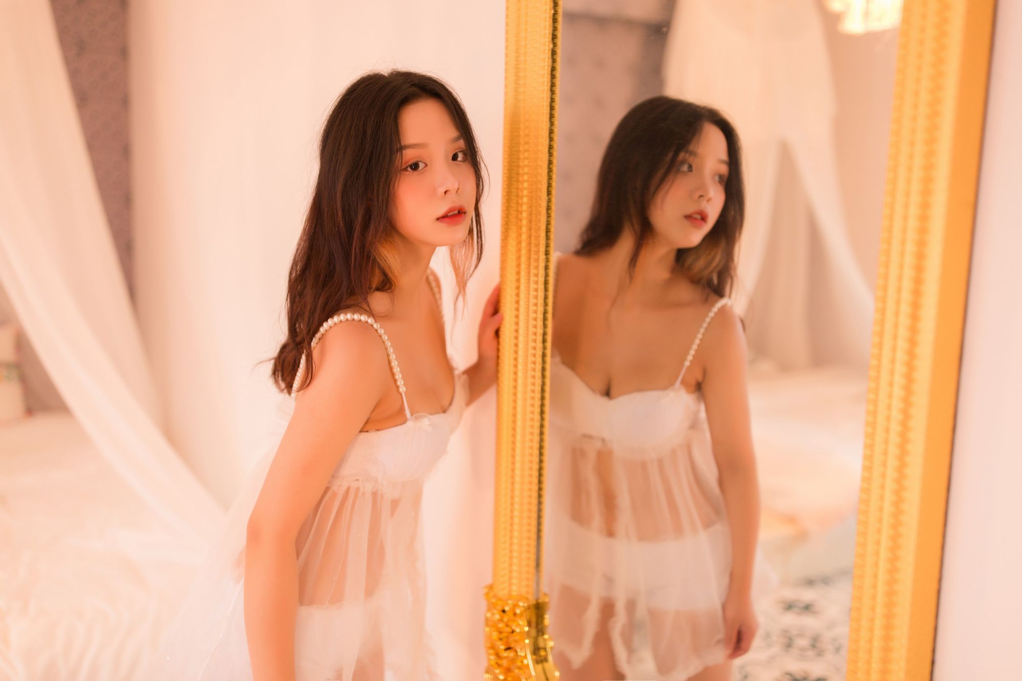 [YALAYI雅拉伊]高清写真图2018.11.23 No.129 异域风情少女 小小兔