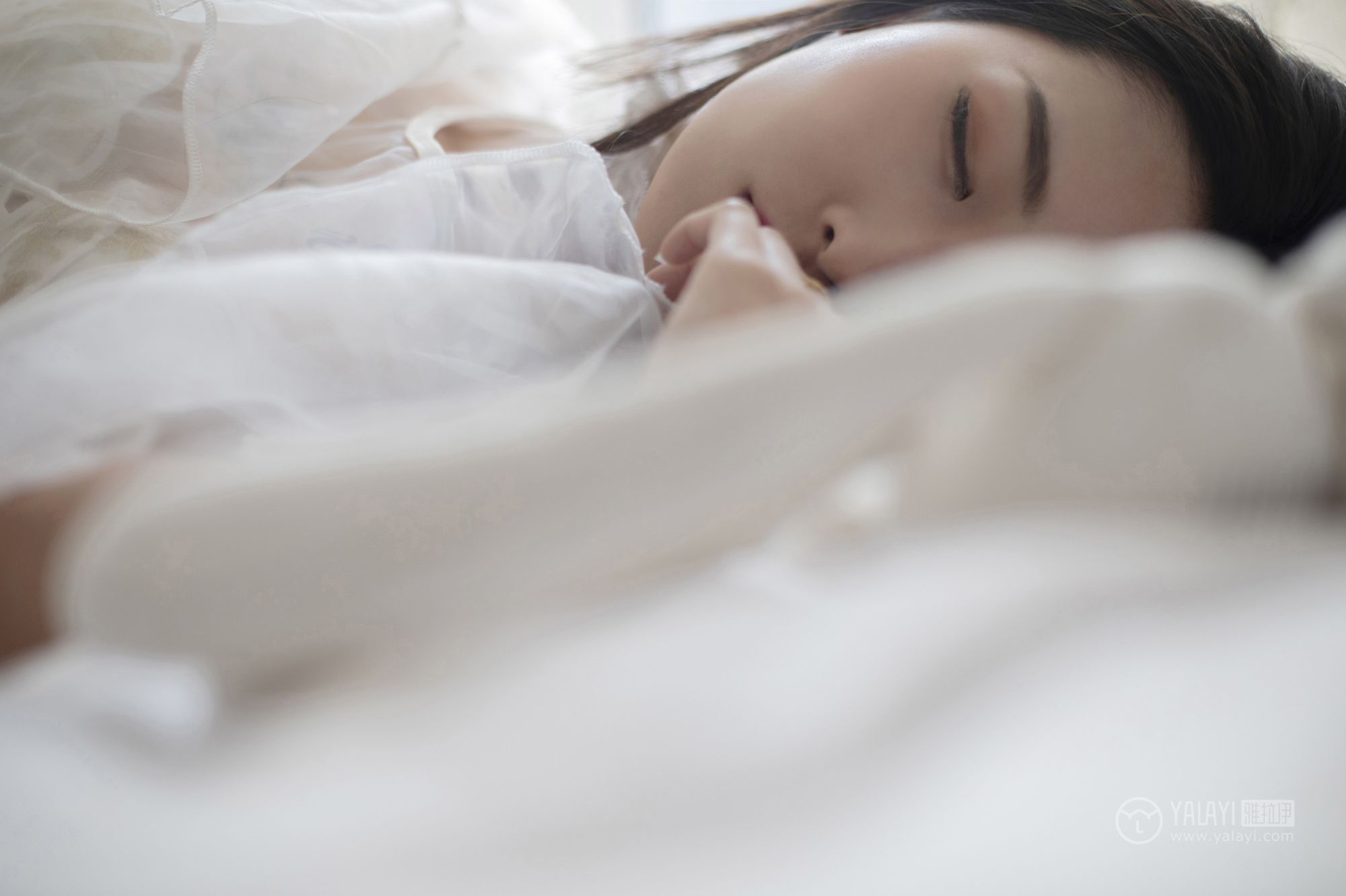 [YALAYI雅拉伊]高清写真图 2019.02.17 No.188 蕾丝浅笑 佳佳