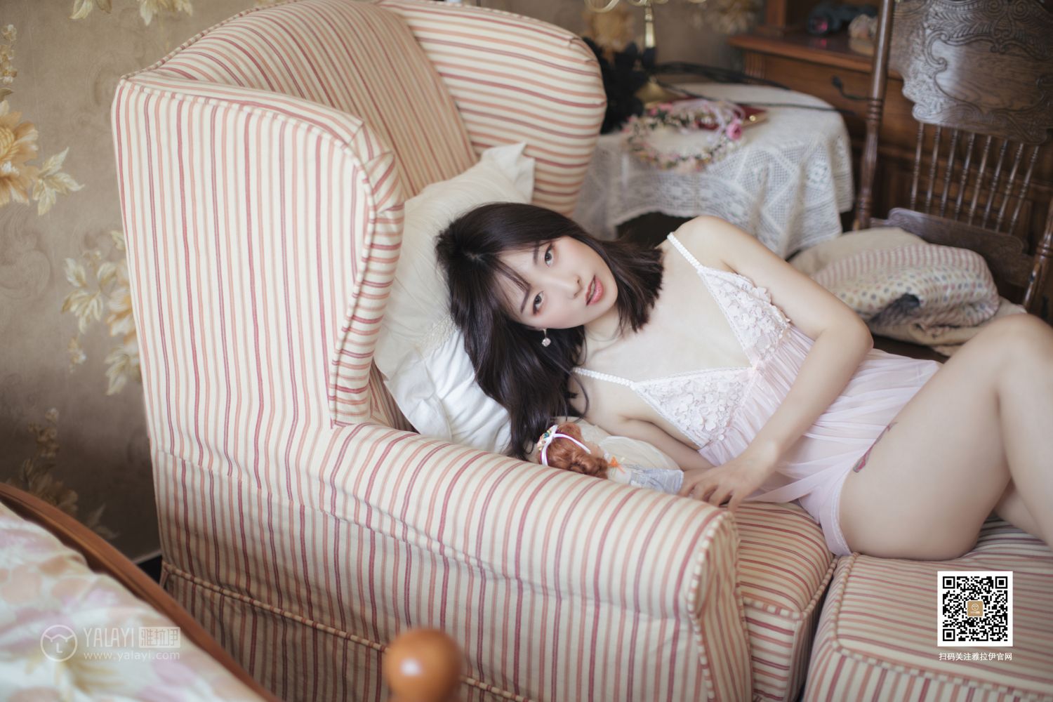 [YALAYI雅拉伊]高清写真图 2019.09.02 No.388 闺房记乐 佳佳