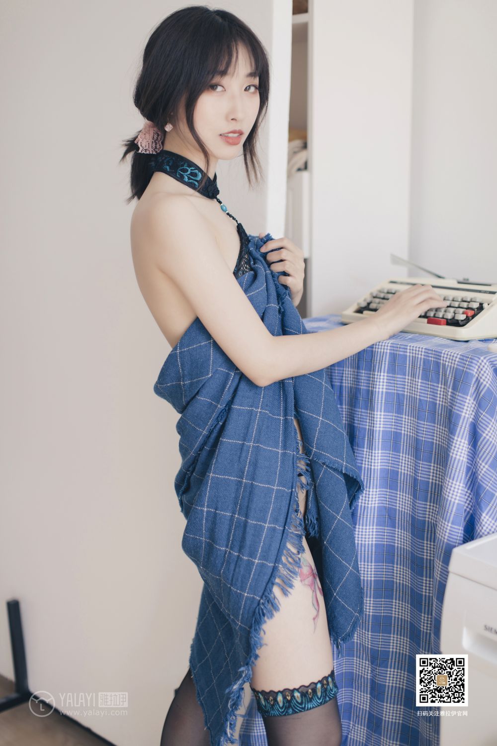 [YALAYI雅拉伊]高清写真图 2019.09.07 No.393 丝情袜意 佳佳