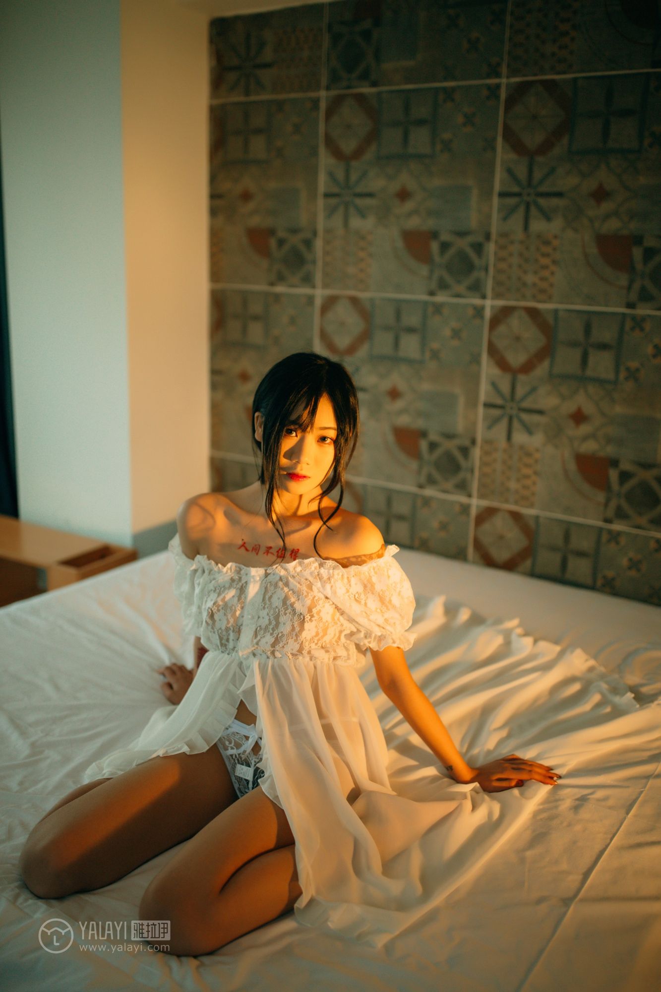 [YALAYI雅拉伊]高清写真图 2019.03.14 No.213 空床 赵舒儿
