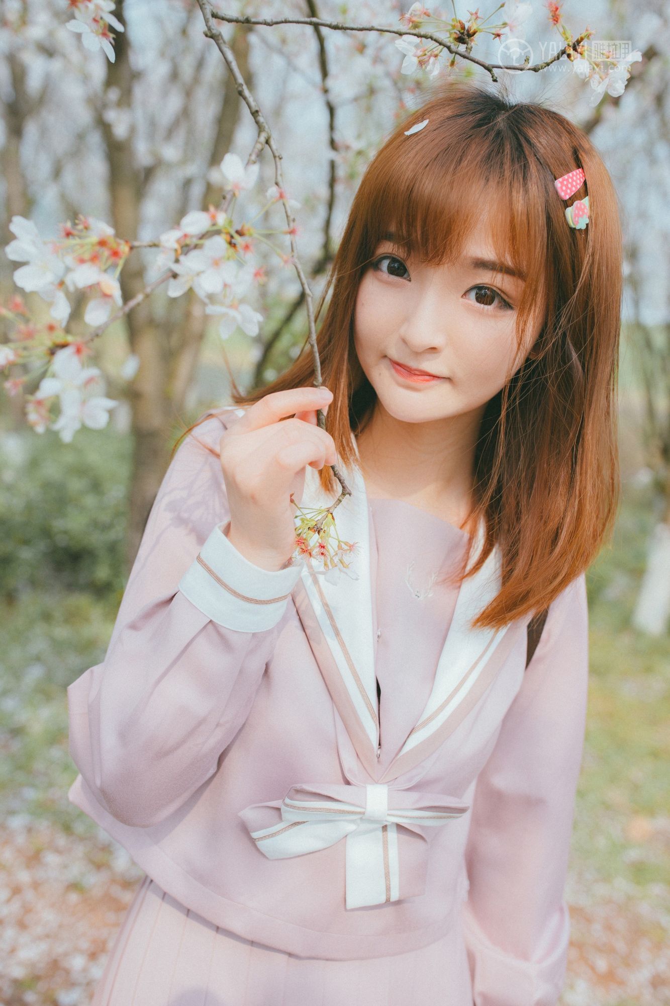 [YALAYI雅拉伊]高清写真图 2019.04.15 No.246 樱花樱花想见你 团团