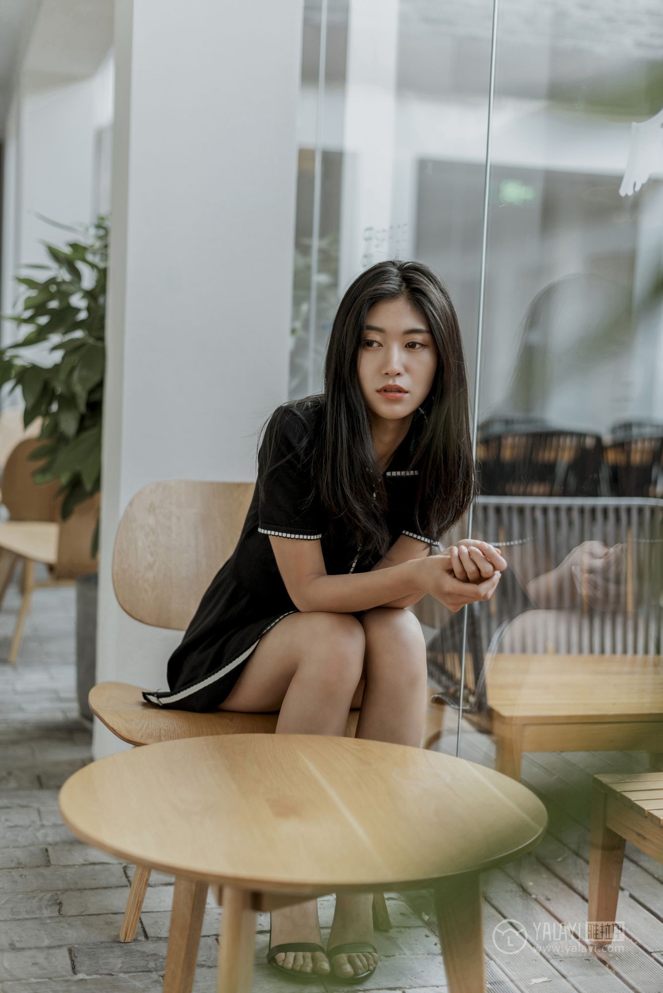 [YALAYI雅拉伊]高清写真图 2019.04.23 No.255 款款情深 乔妹儿