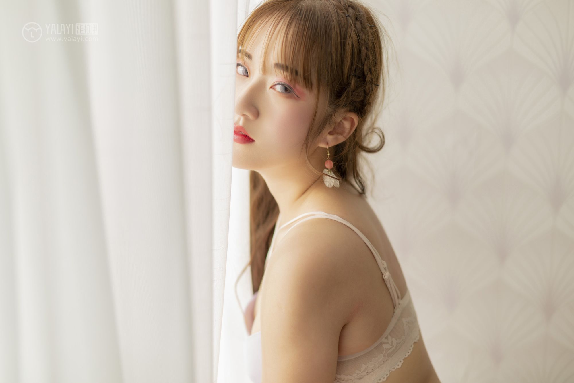 [YALAYI雅拉伊]高清写真图 2019.04.29 No.261 自画像 顾盼兮