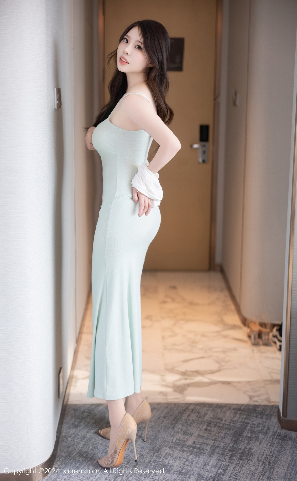 [XiuRen]高清写真图 2024.08.28 No.9080 白茹雪abby 丝袜美腿