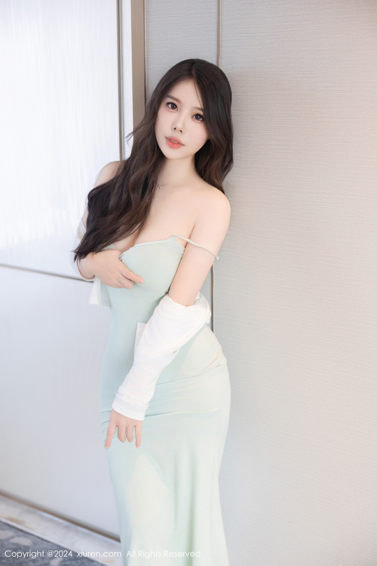 [XiuRen]高清写真图 2024.08.28 No.9080 白茹雪abby 丝袜美腿