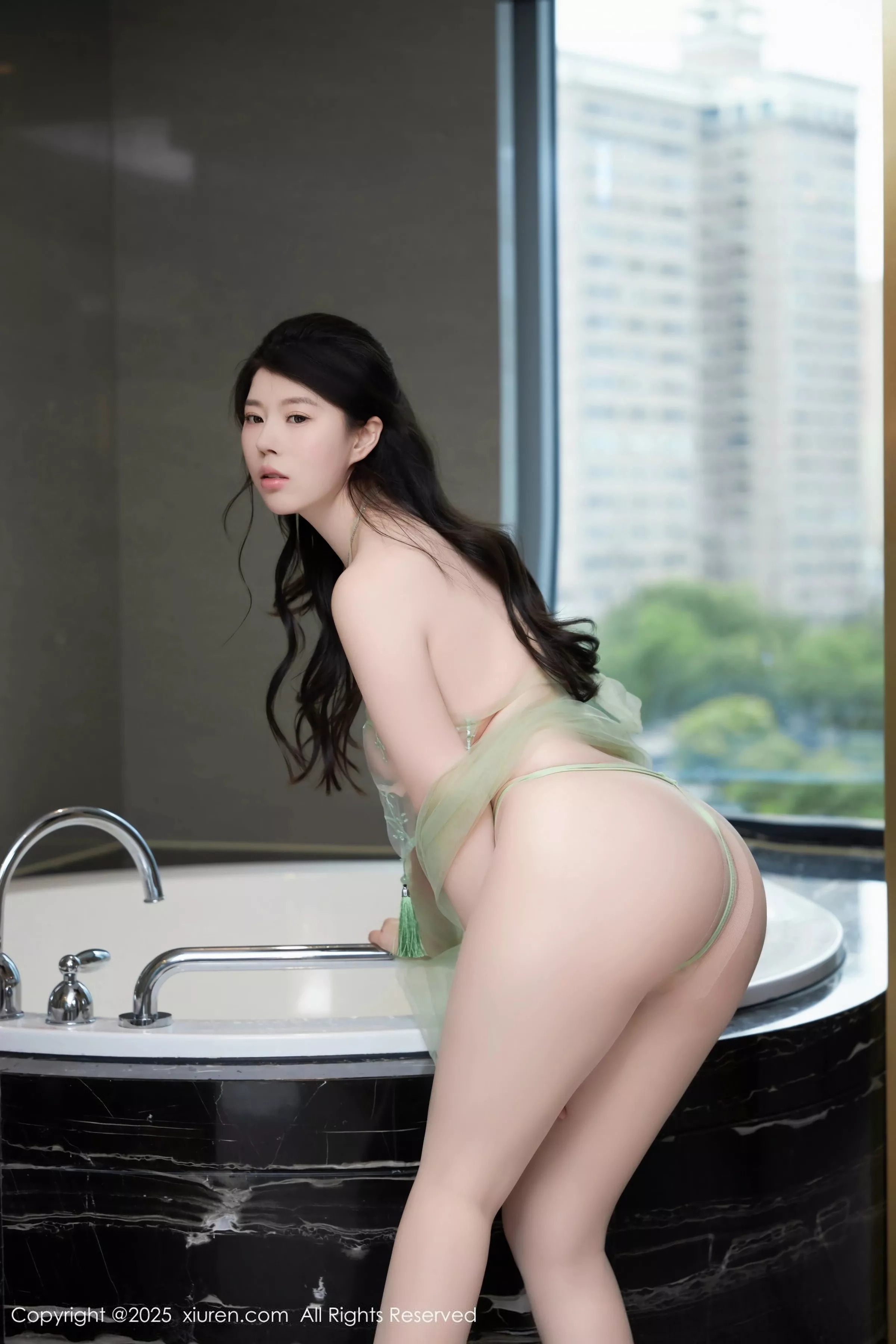 [XiuRen]高清写真图 2025.04.03 No.10110 白茹雪abby 肉色丝袜