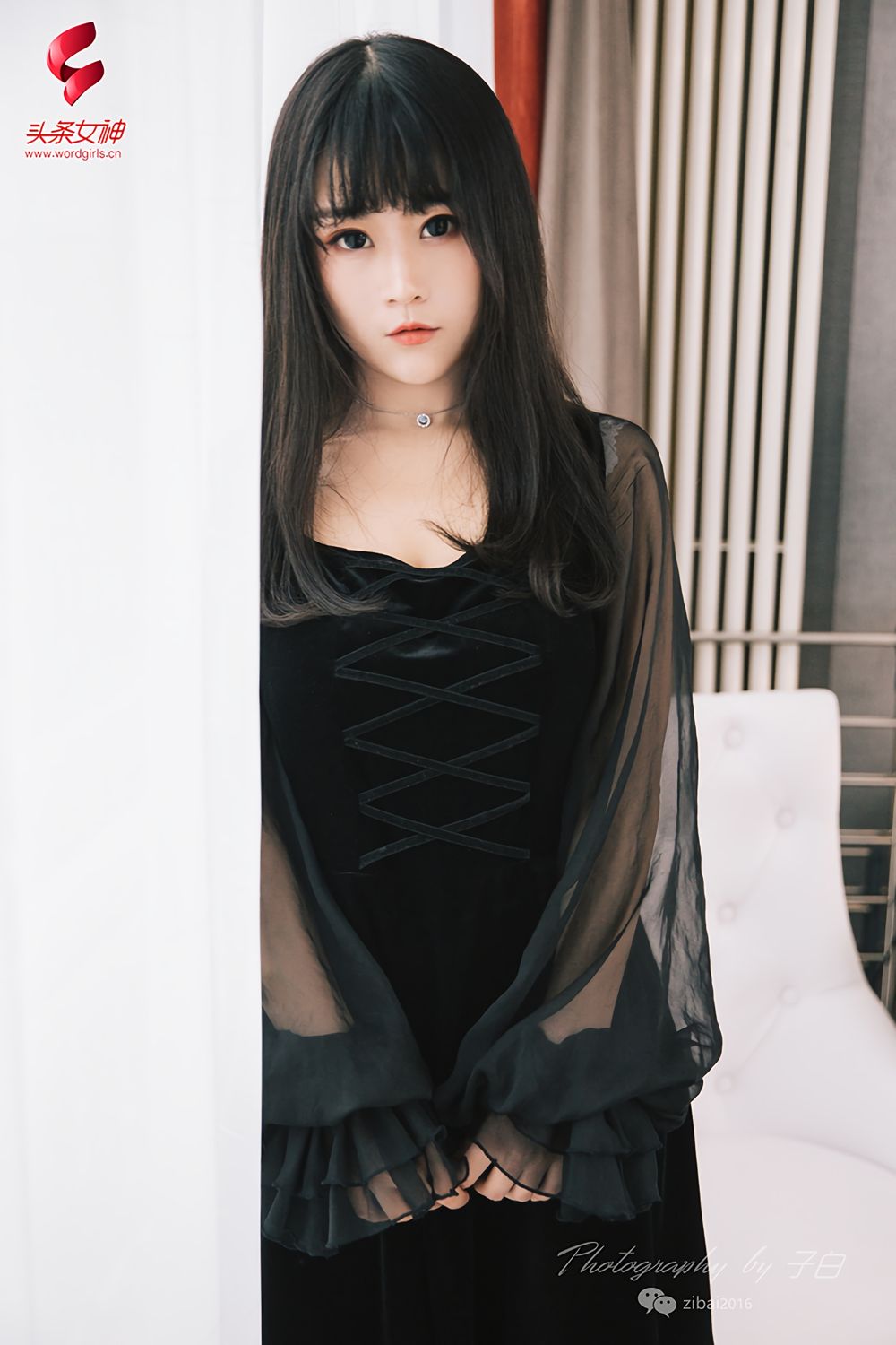 [TouTiao头条女神]高清写真图 2019.06.23 黑与白的纯净女孩