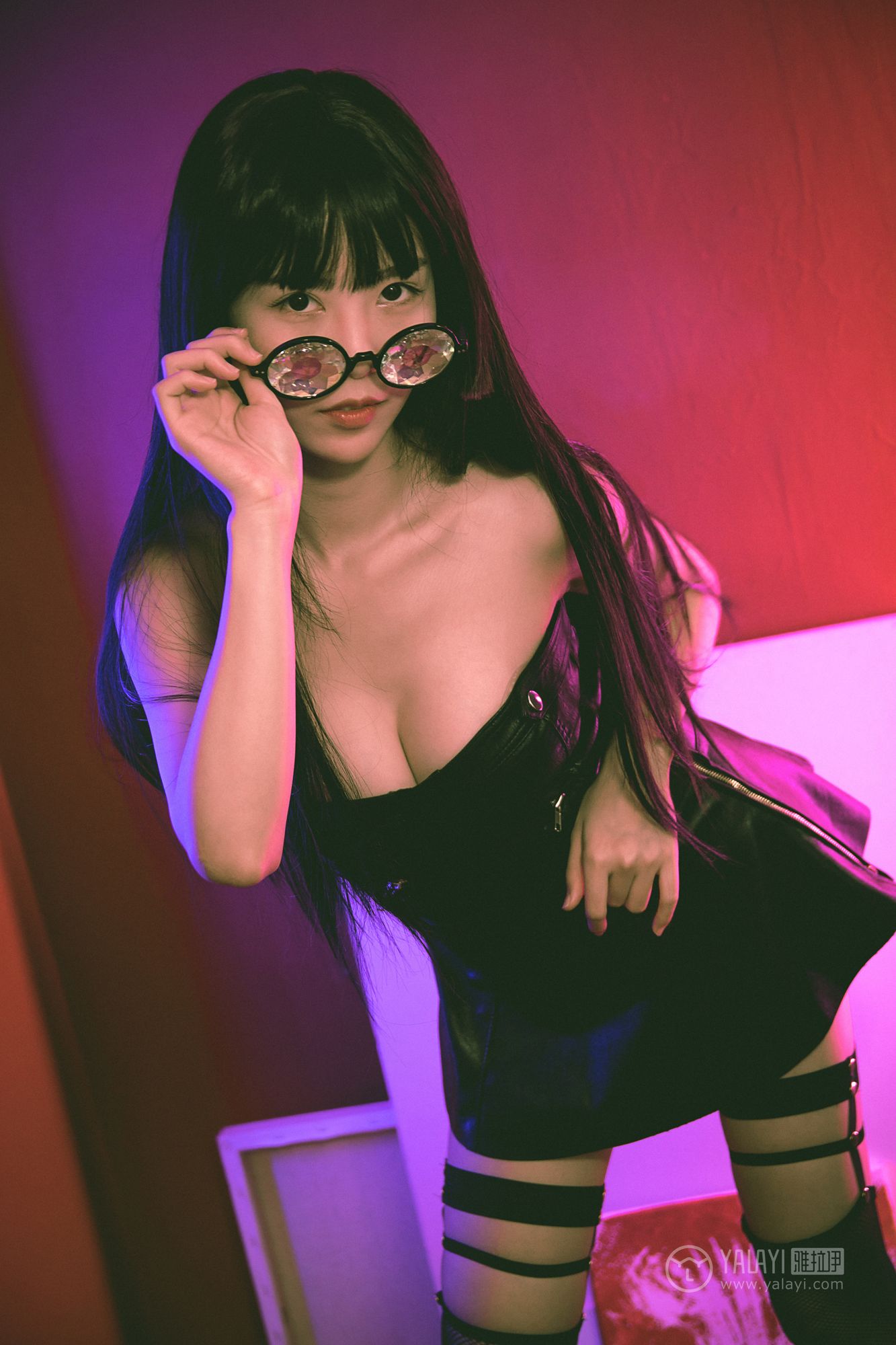 [YALAYI雅拉伊]高清写真图 2019.05.12 No.275 霓虹 抖抖儿