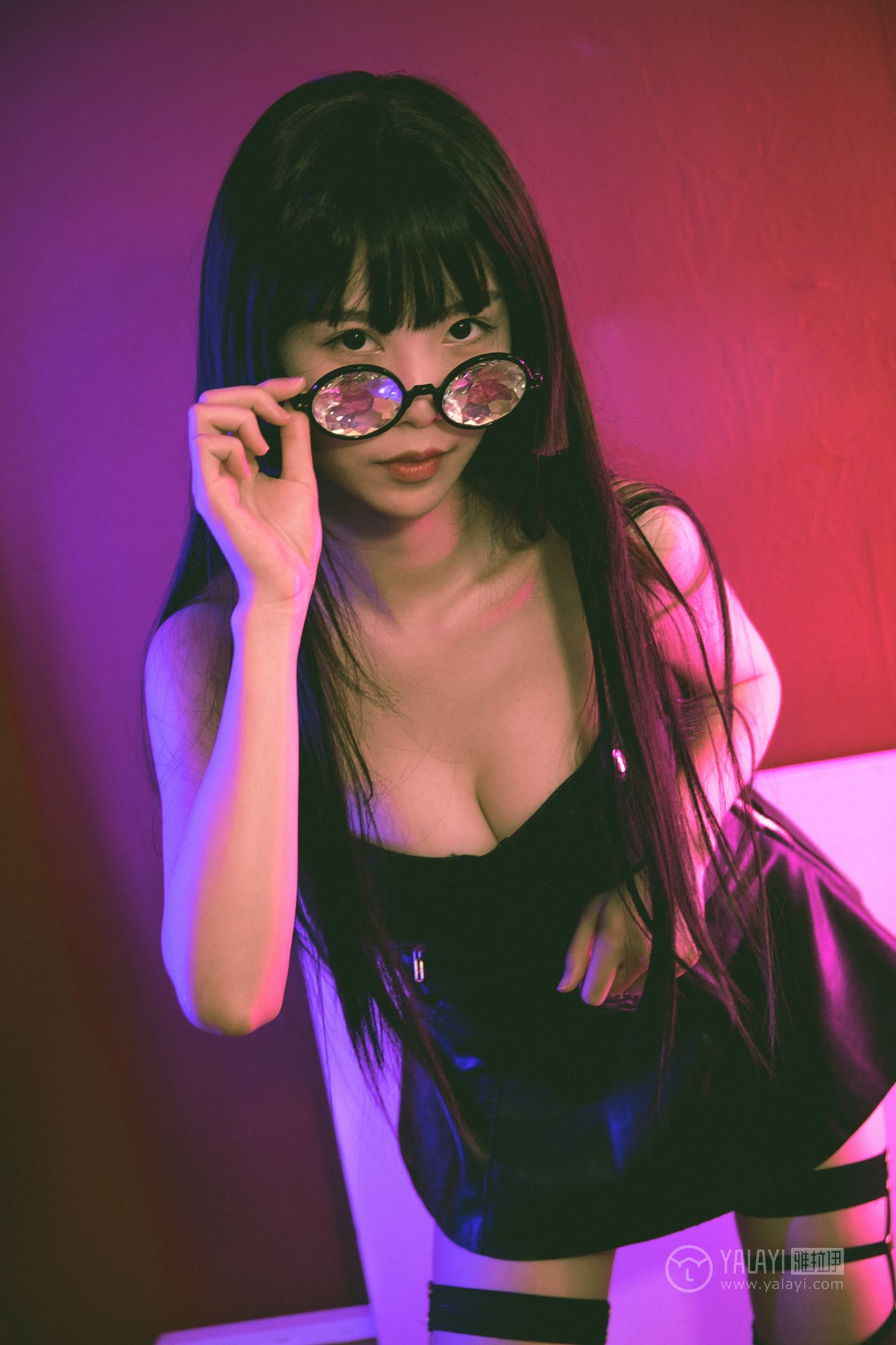 [YALAYI雅拉伊]高清写真图 2019.05.12 No.275 霓虹 抖抖儿