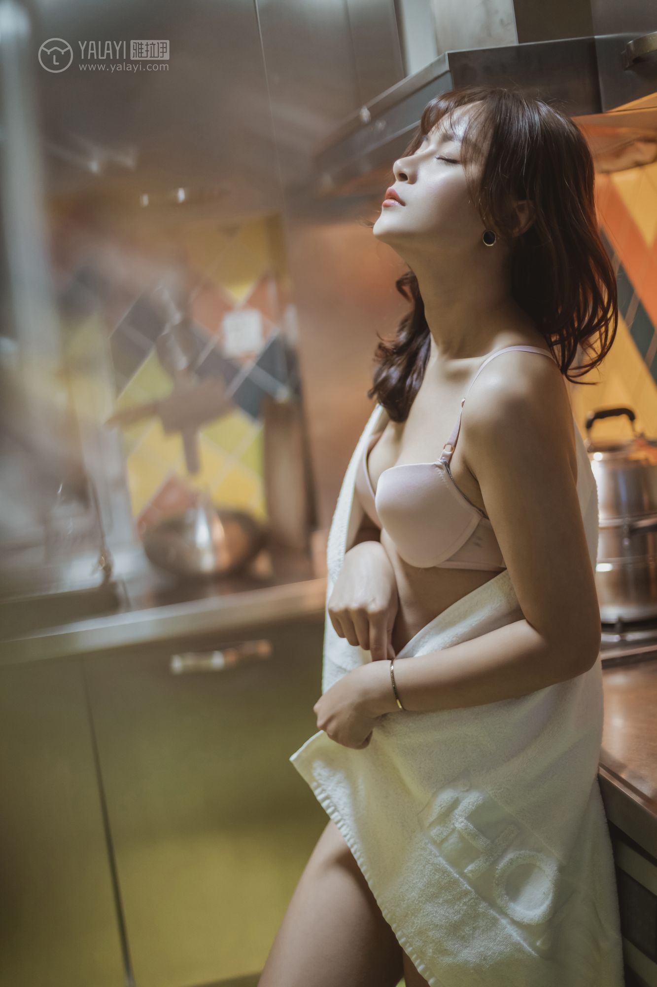 [YALAYI雅拉伊]高清写真图 2019.06.08 No.301 角落里 芷琳