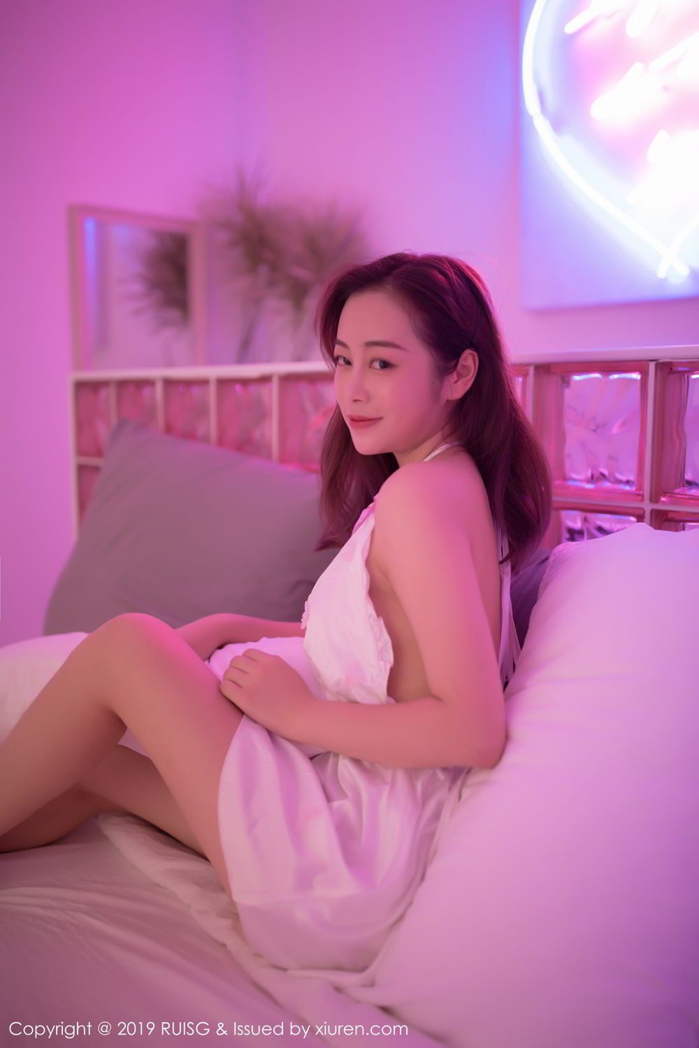[RUISG]高清写真图 2019.07.25 VOL.075 Eileen爱琳
