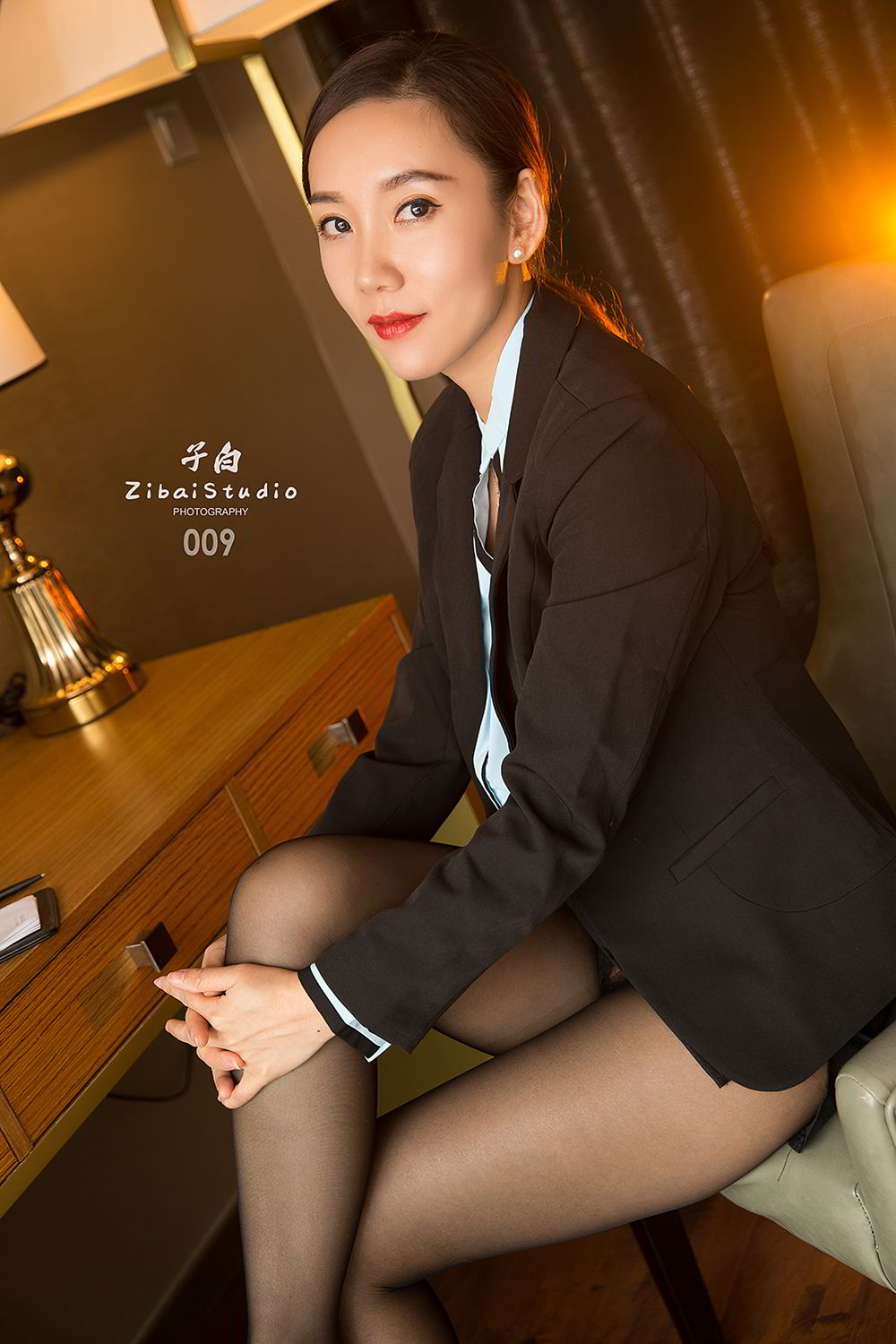 [TouTiao头条女神]高清写真图 蜜丝系列026期 OL秘书 艾静香