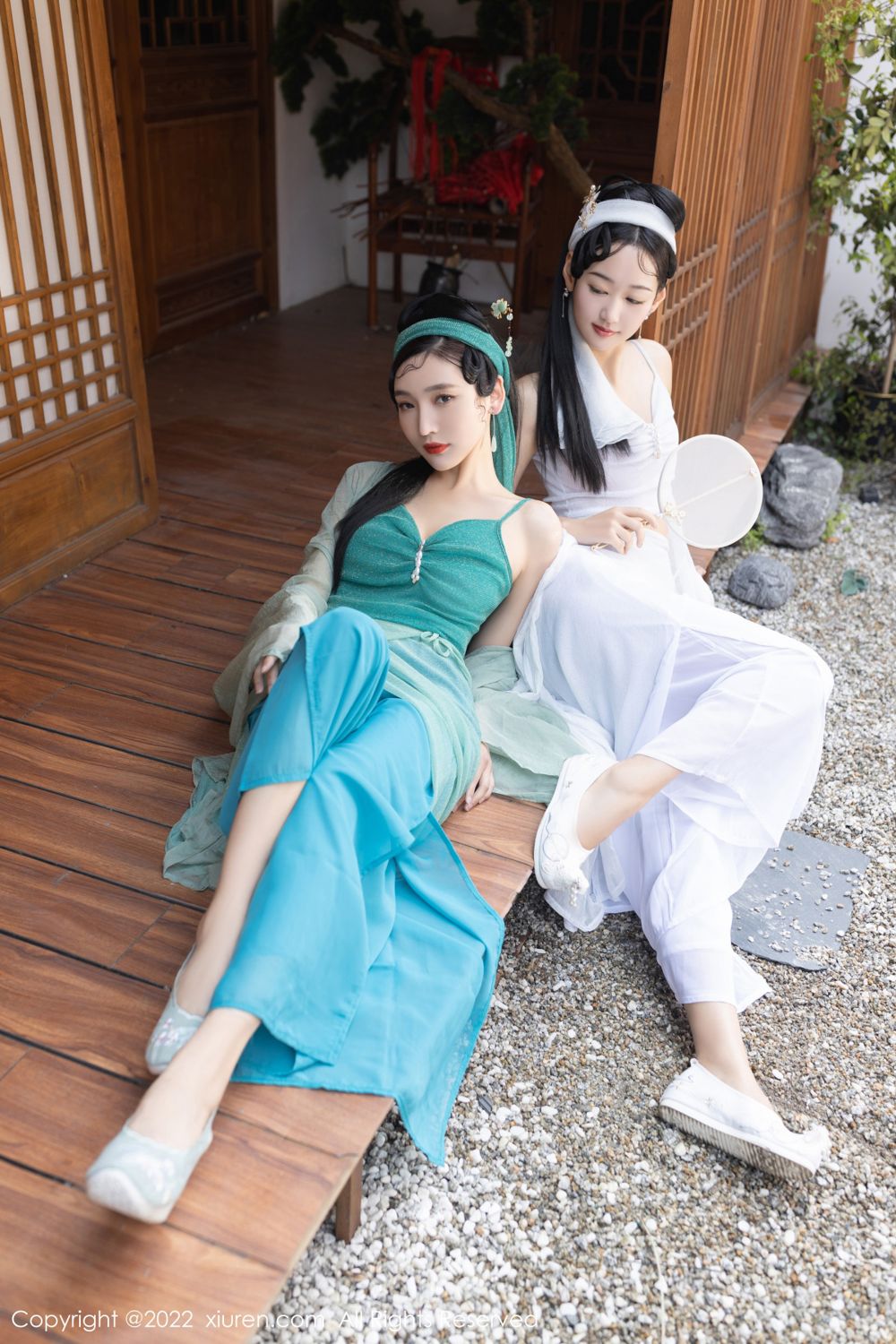 [XiuRen]高清写真图 2022.04.25 No.4921 唐安琪&陆萱萱