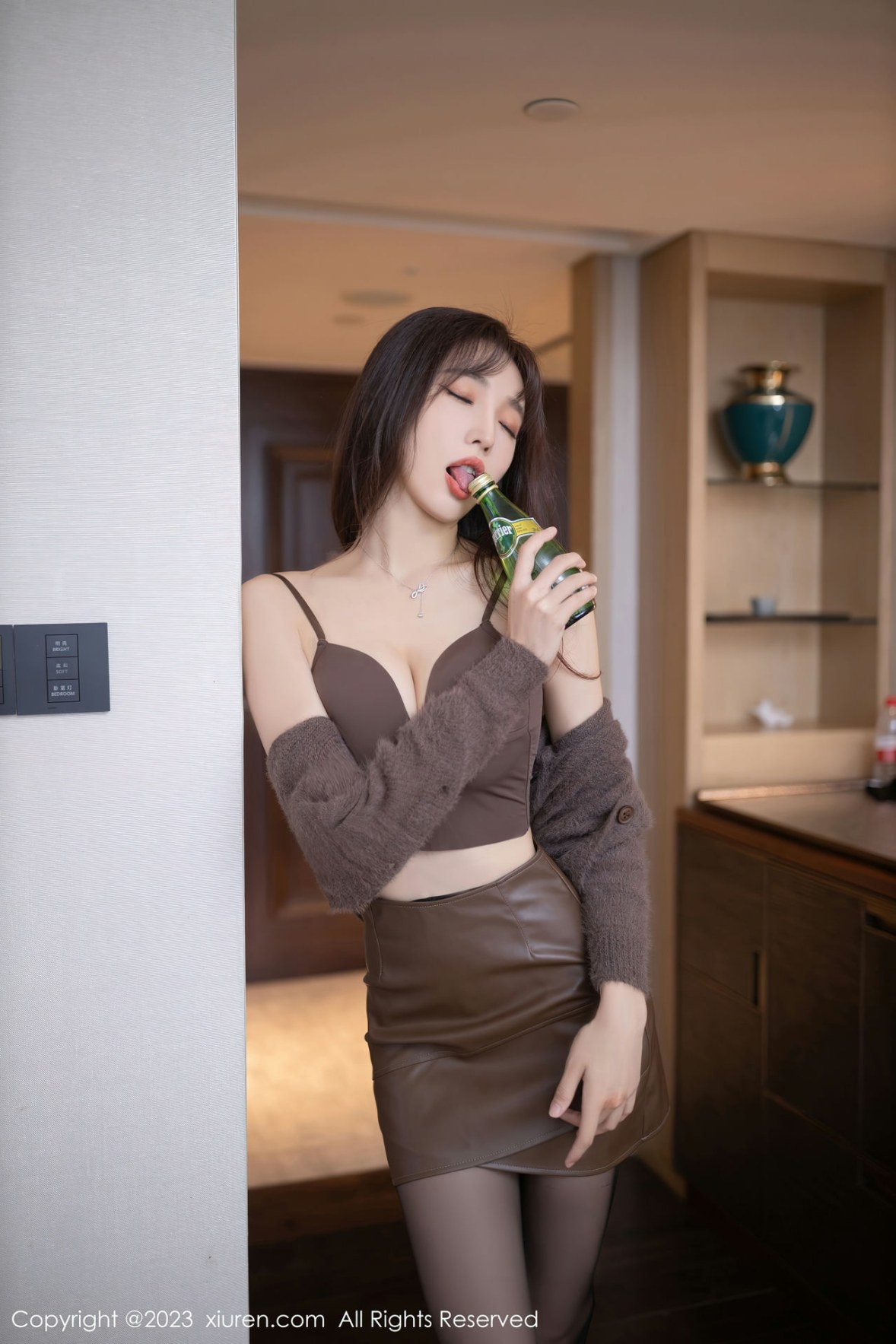 [XiuRen]高清写真图 2023.01.19 No.6165 陆萱萱 醉酒调教