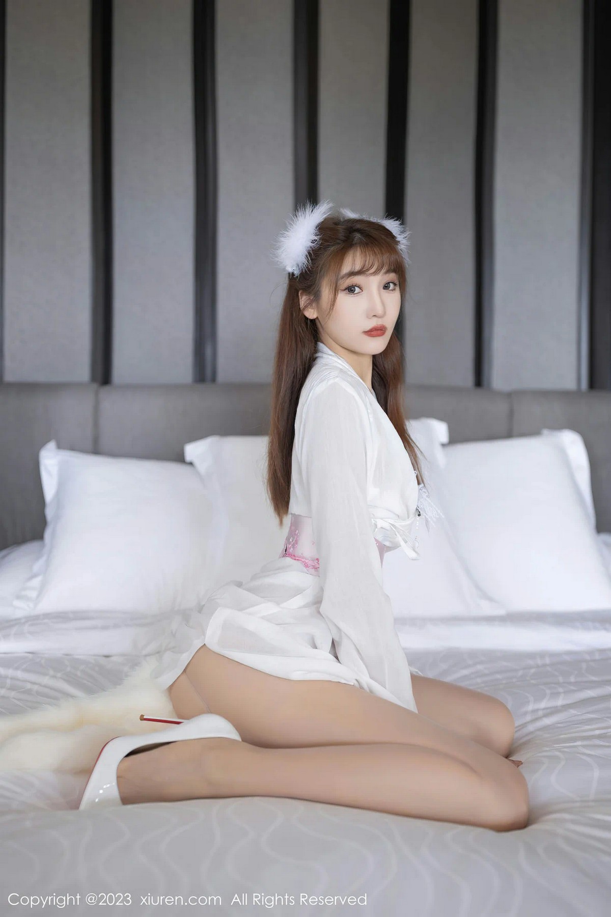 [XiuRen]高清写真图 2023.06.29 No.6999 陆萱萱 丝袜美腿