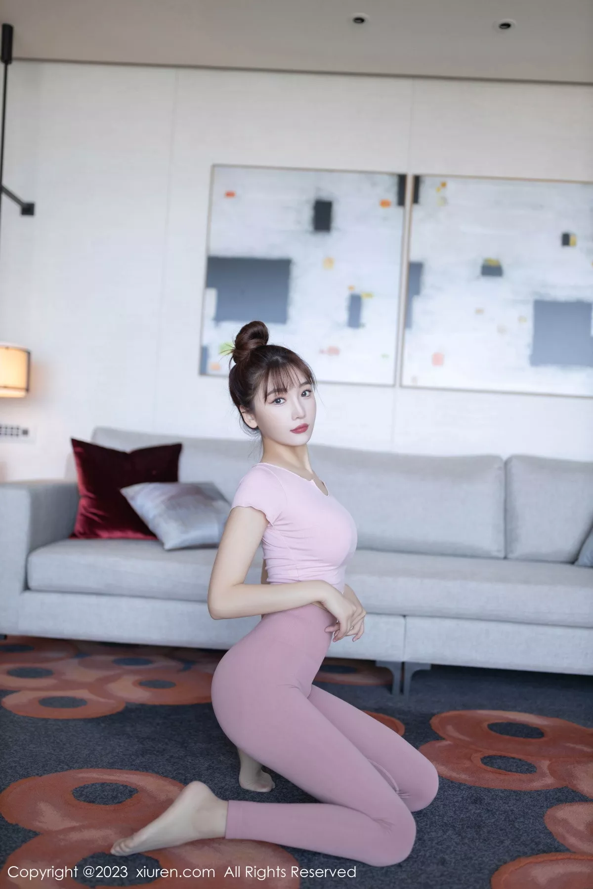 [XiuRen]高清写真图 2023.11.30 No.7746 陆萱萱 美腿瑜伽服