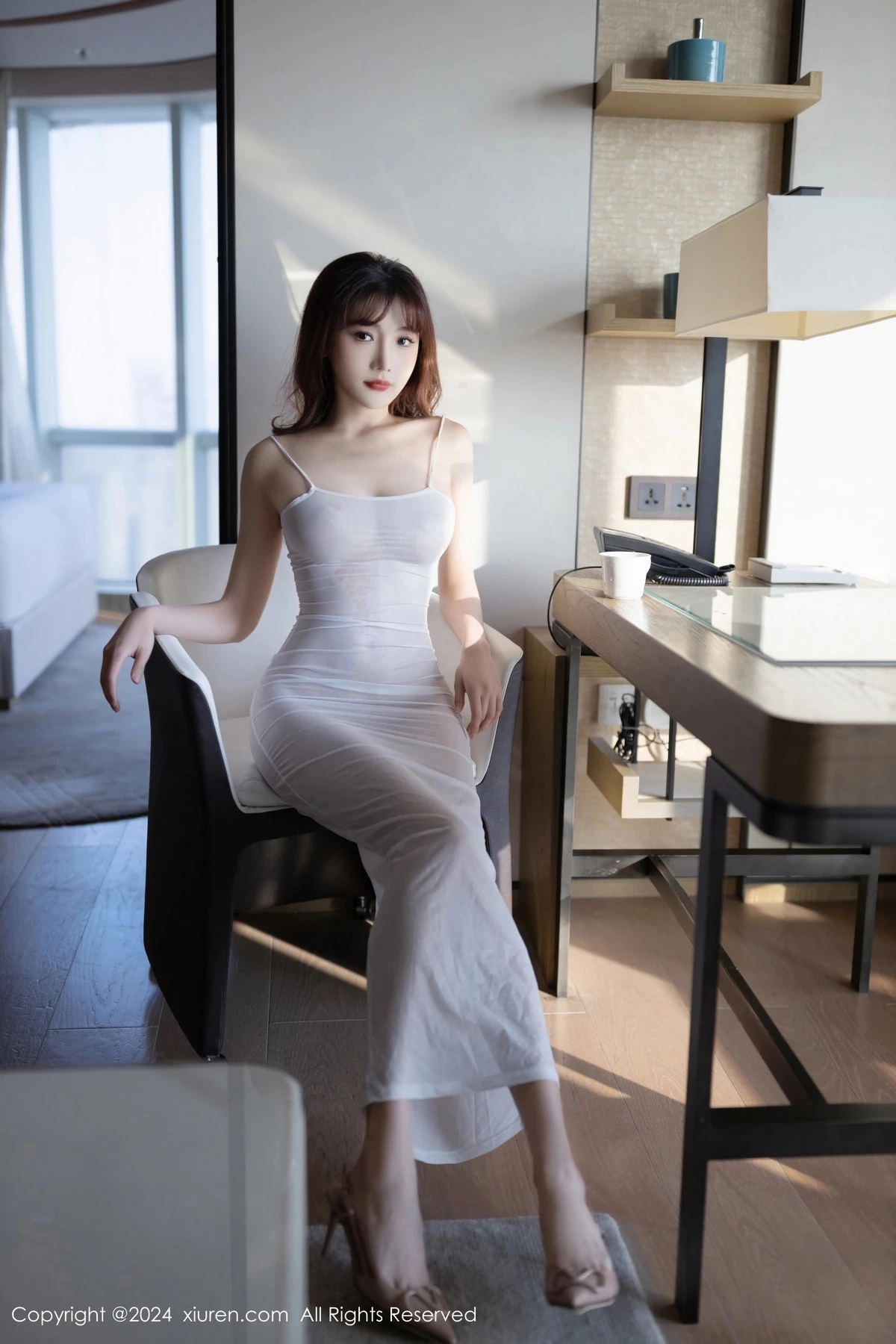 [XiuRen]高清写真图 2024.02.22 No.8131 陆萱萱 美腿性感
